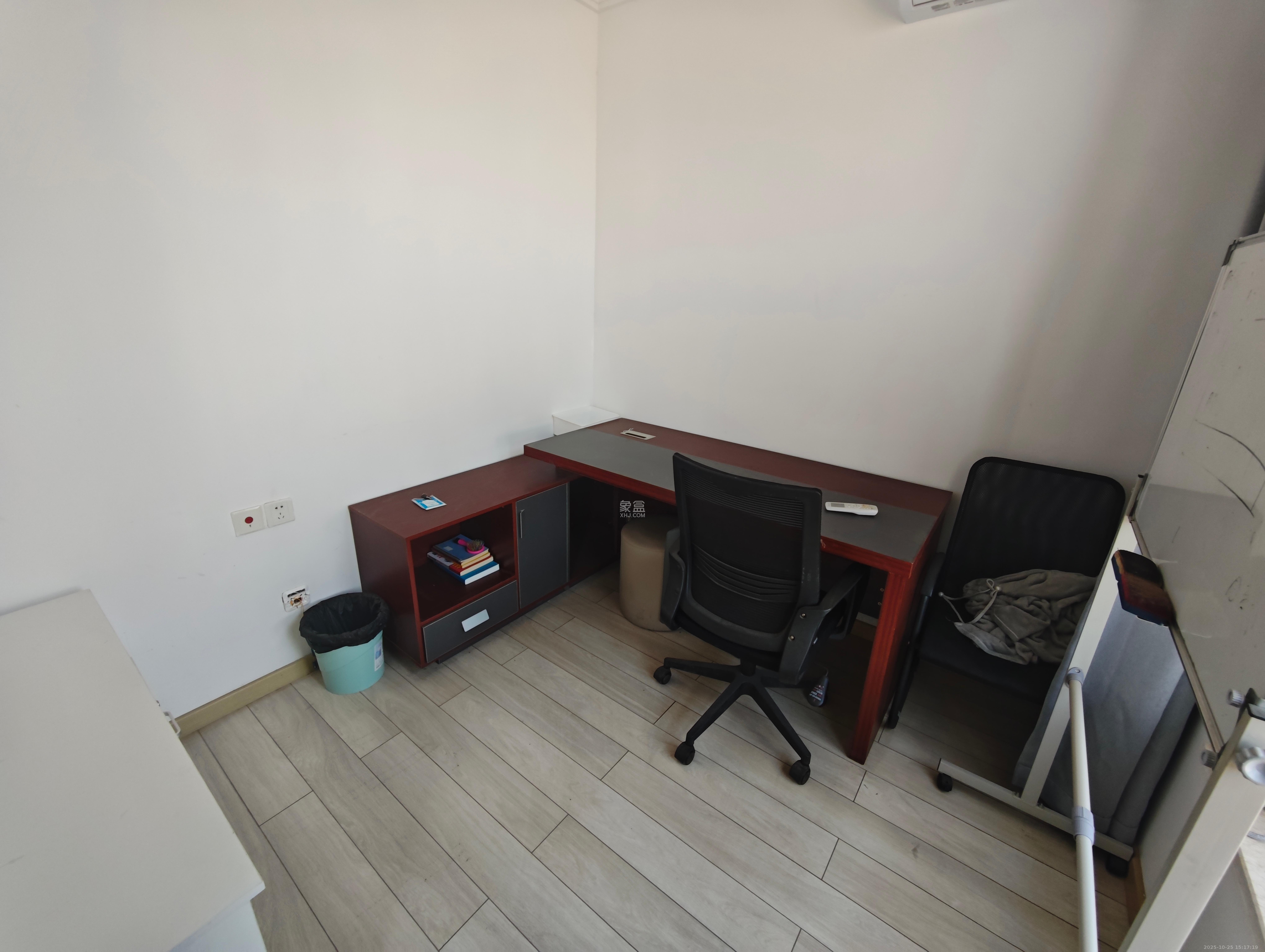 启迪协信中心  2室2厅1卫    2800.0元/月室内图