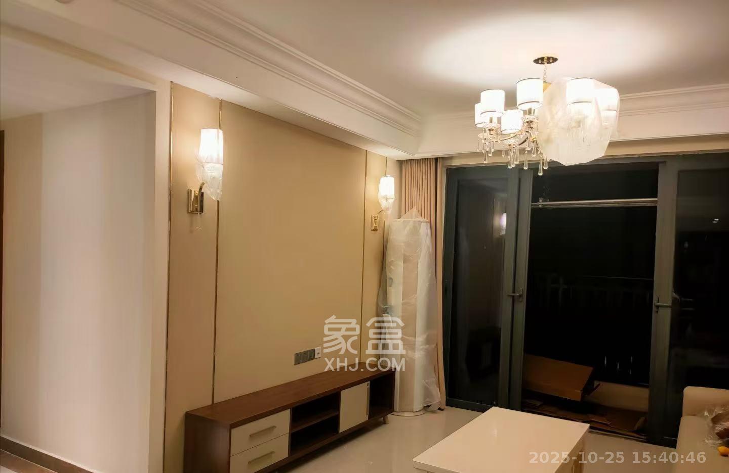 梦想滨江左岸  3室2厅1卫    2000.0元/月