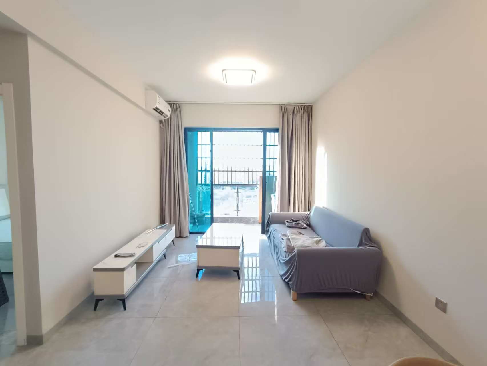 乾坤湖龙昆花园  1室1厅1卫    1900.0元/月室内图