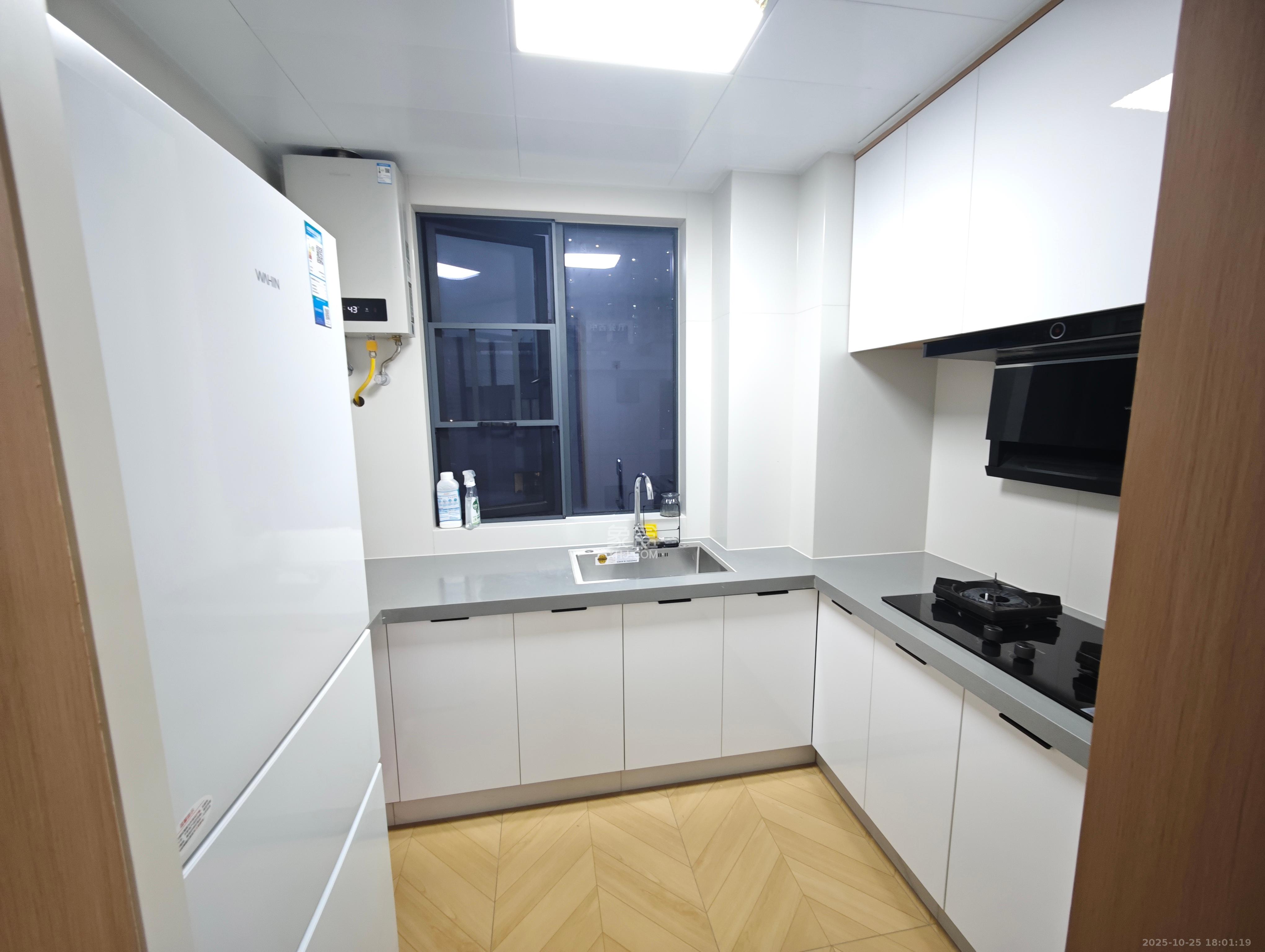 旭日嘉苑 2室2厅1卫 2700.0元/月 旭日嘉苑 2室2厅1卫 2700.0元/月室内图