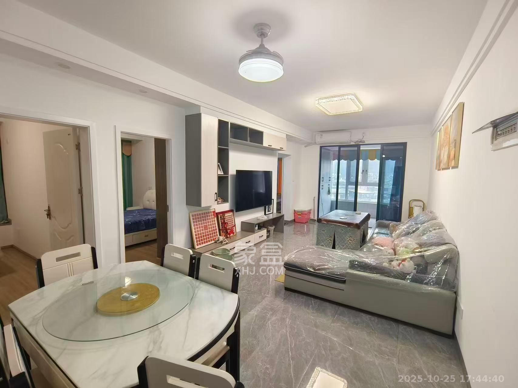 珠江东方明珠（新地东方明珠）三期  3室2厅1卫    2200.0元/月室内图1