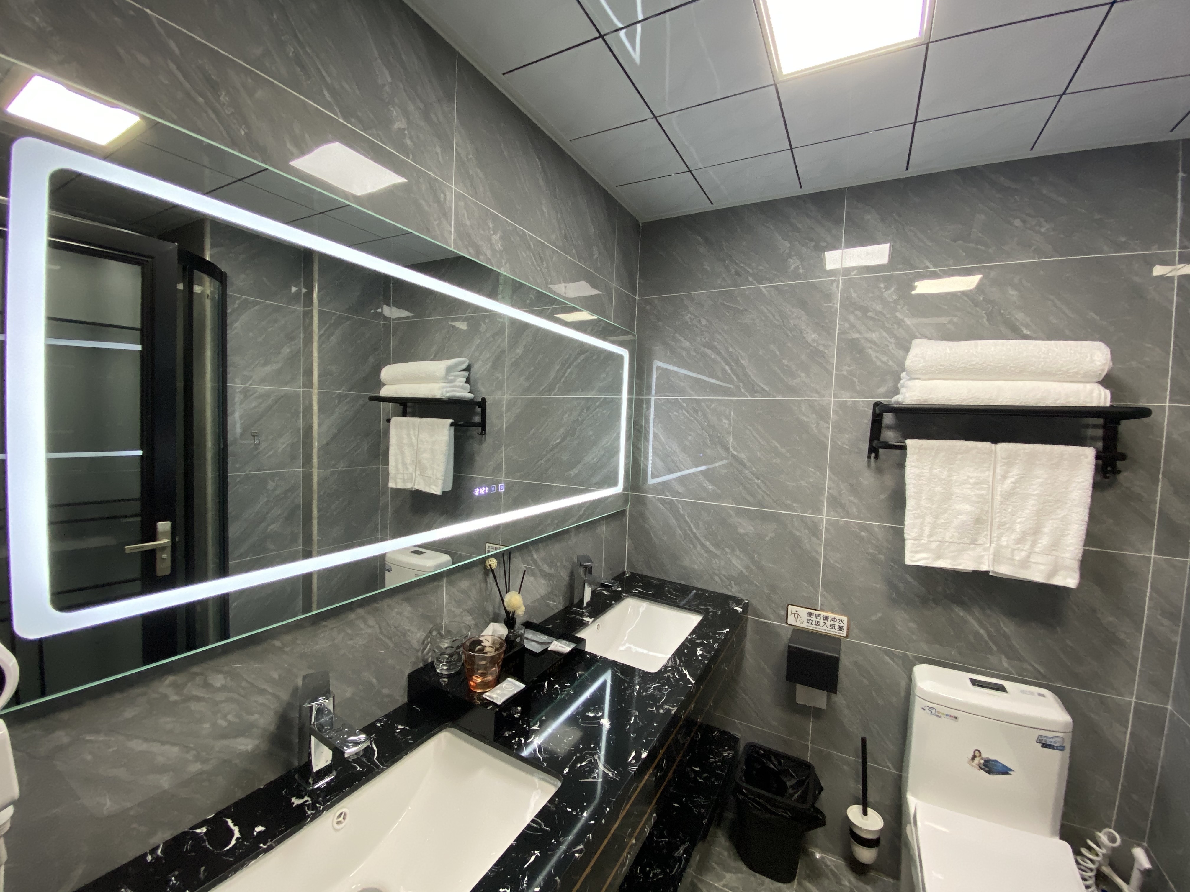 万恒公馆  1室1厅1卫    2600.0元/月室内图