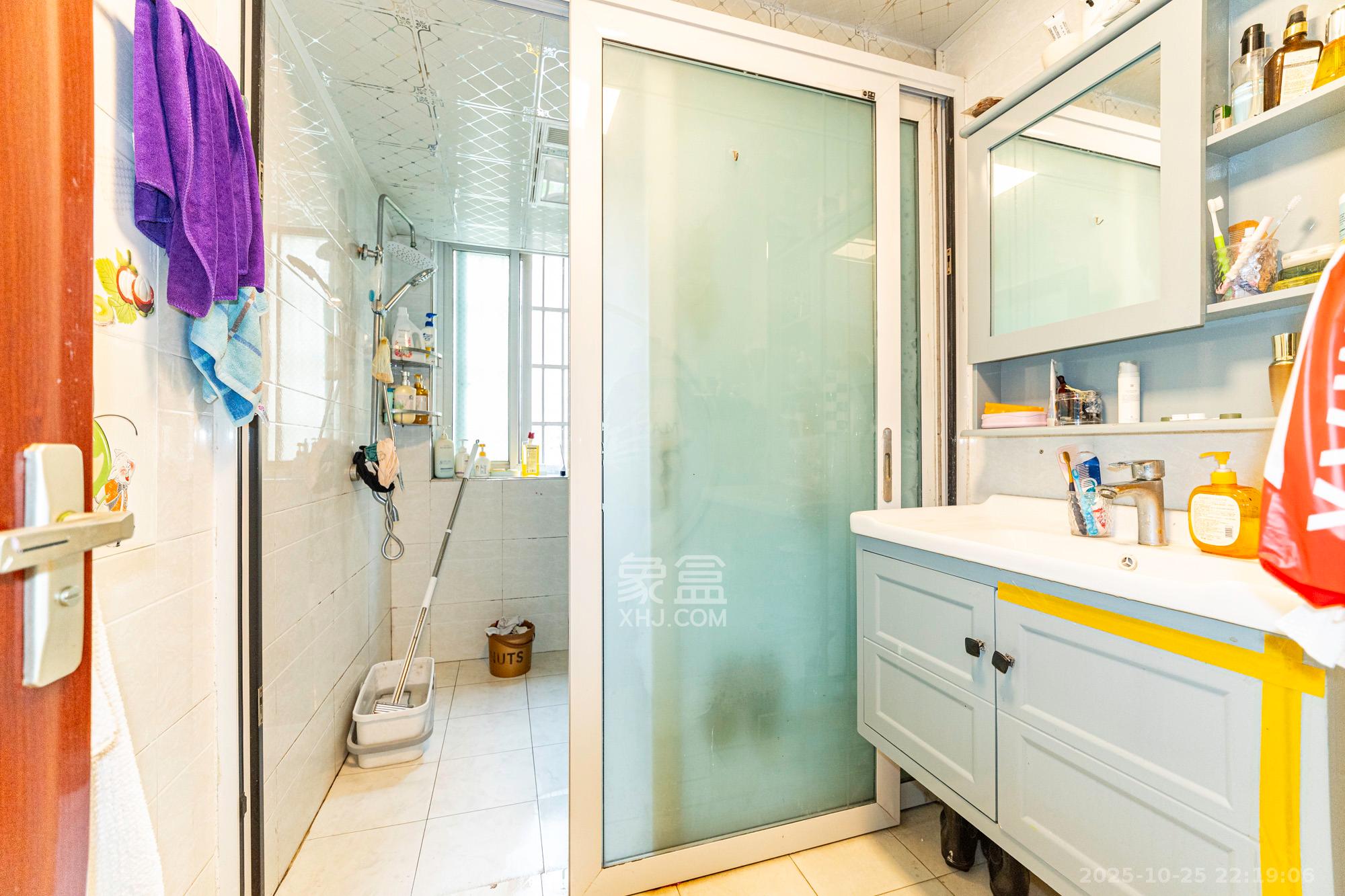 筑梦佳园  4室2厅2卫    79.8万卫生间