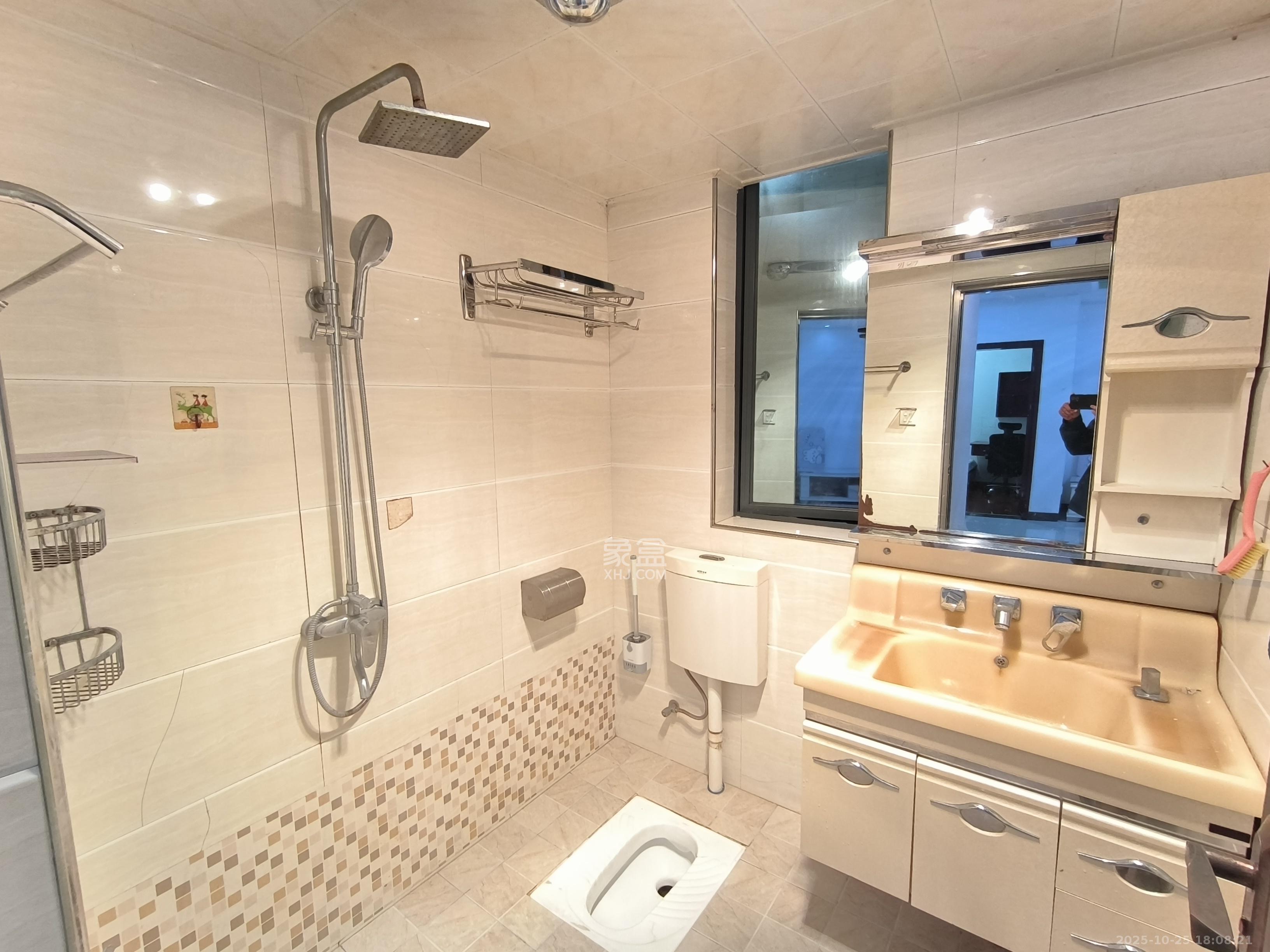 保利麓谷林语C区  2室2厅1卫    2400.0元/月 保利麓谷林语C区  2室2厅1卫    2400.0元/月室内图