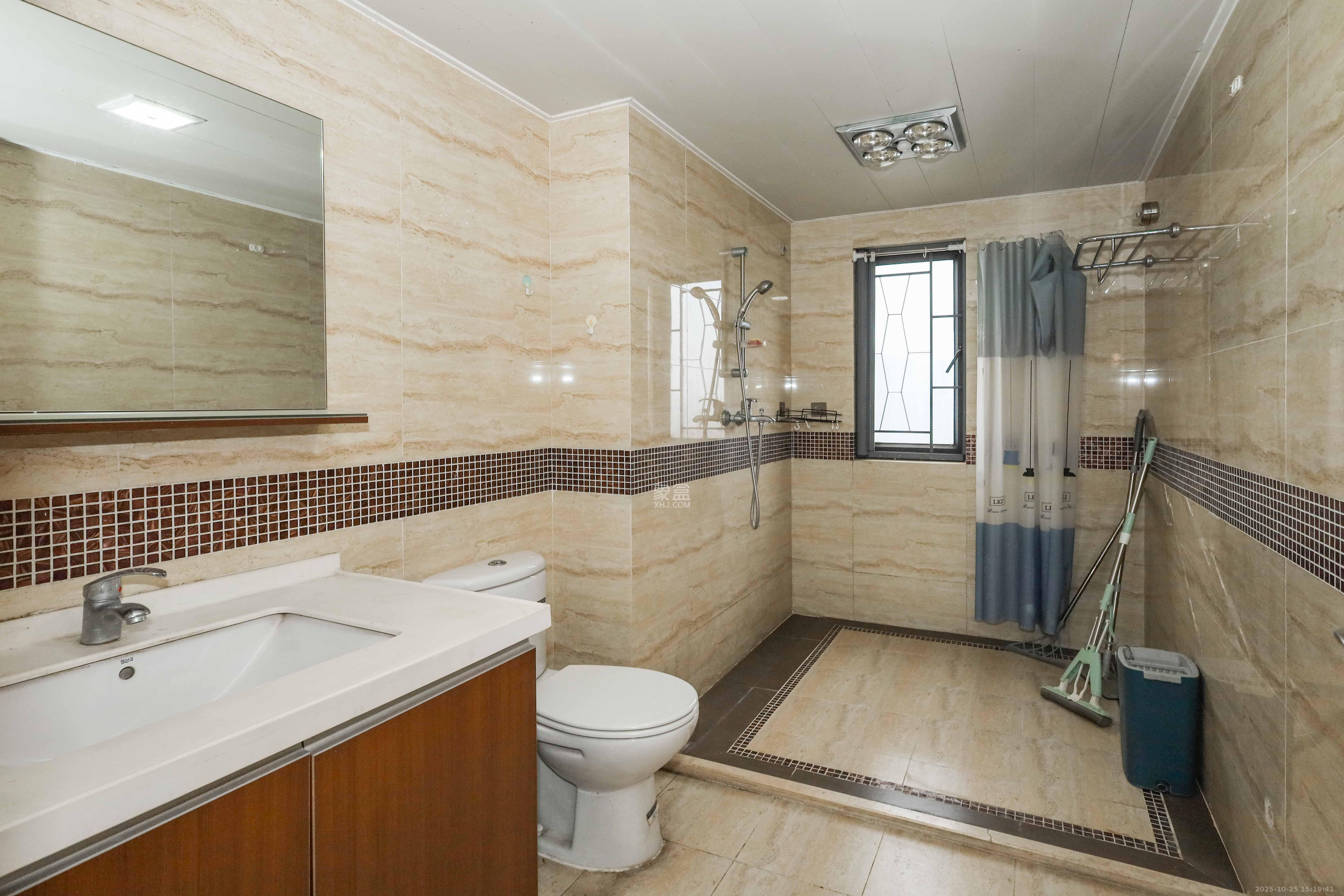 万科城市花园  3室2厅1卫    2200.0元/月室内图