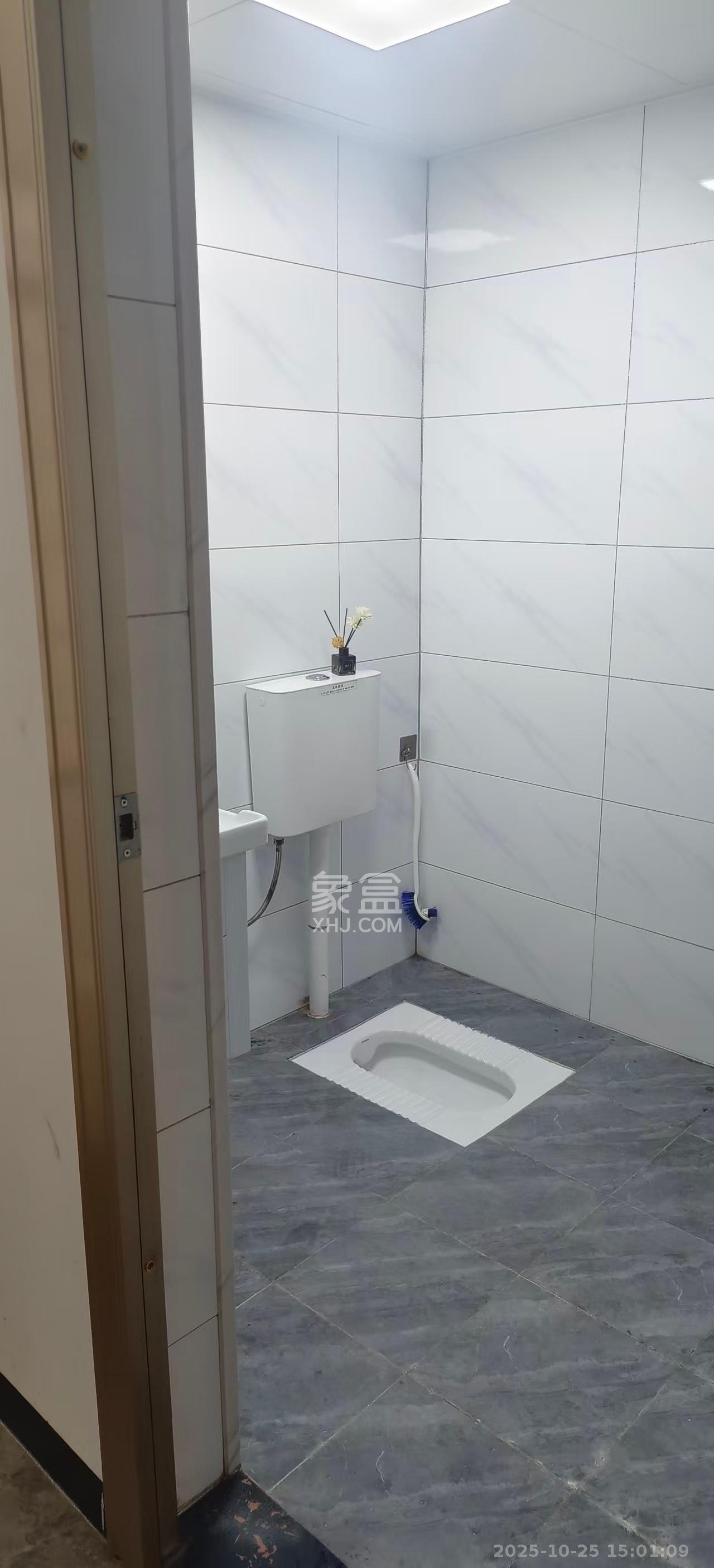 桥头家苑一期  1室1厅1卫    1200.0元/月室内图