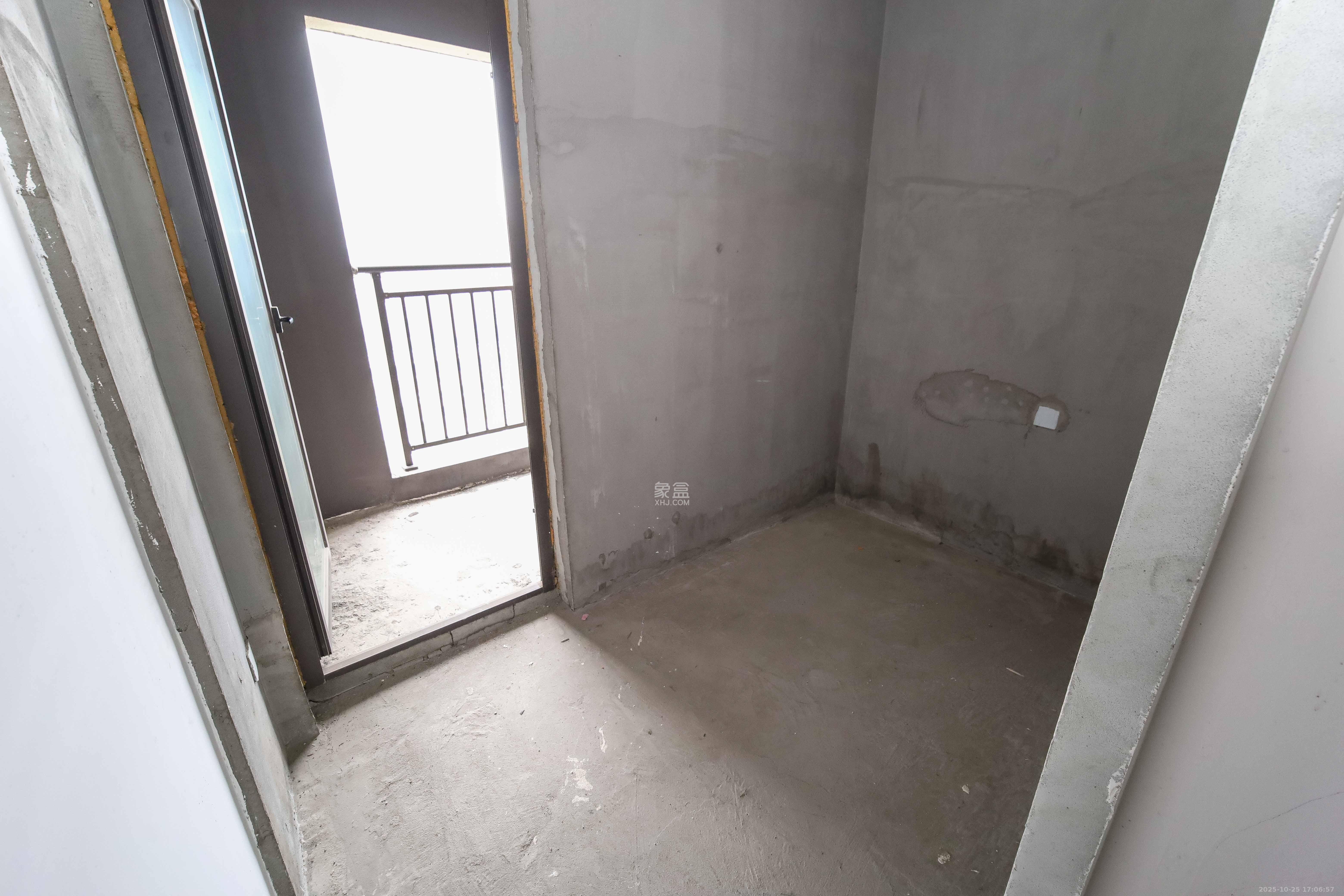 德奥悦东方  4室2厅2卫    158.0万卧室