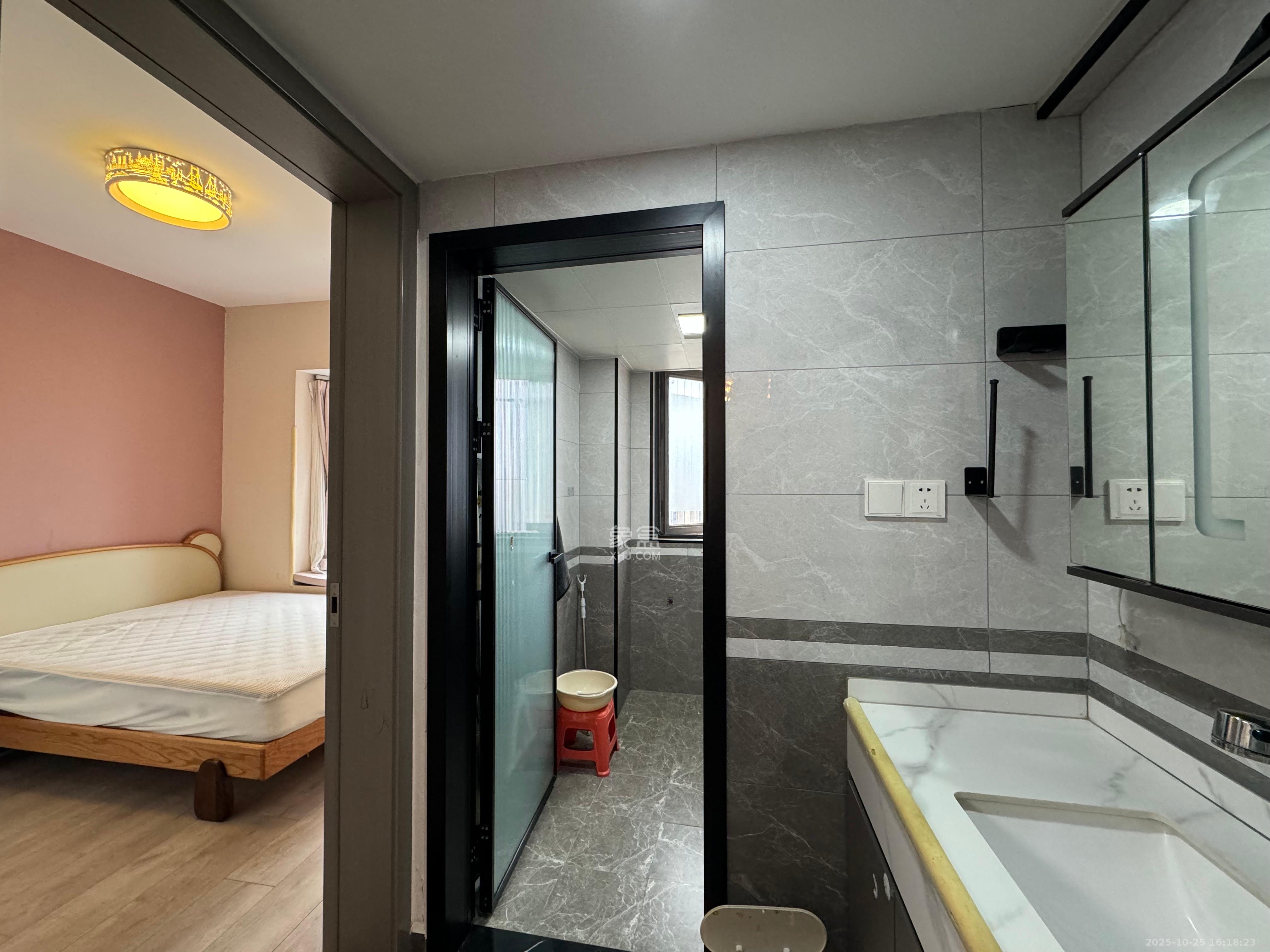 五矿沁园金城(春和景园)  4室2厅2卫    2800.0元/月 五矿沁园金城(春和景园)  4室2厅2卫    2800.0元/月室内图