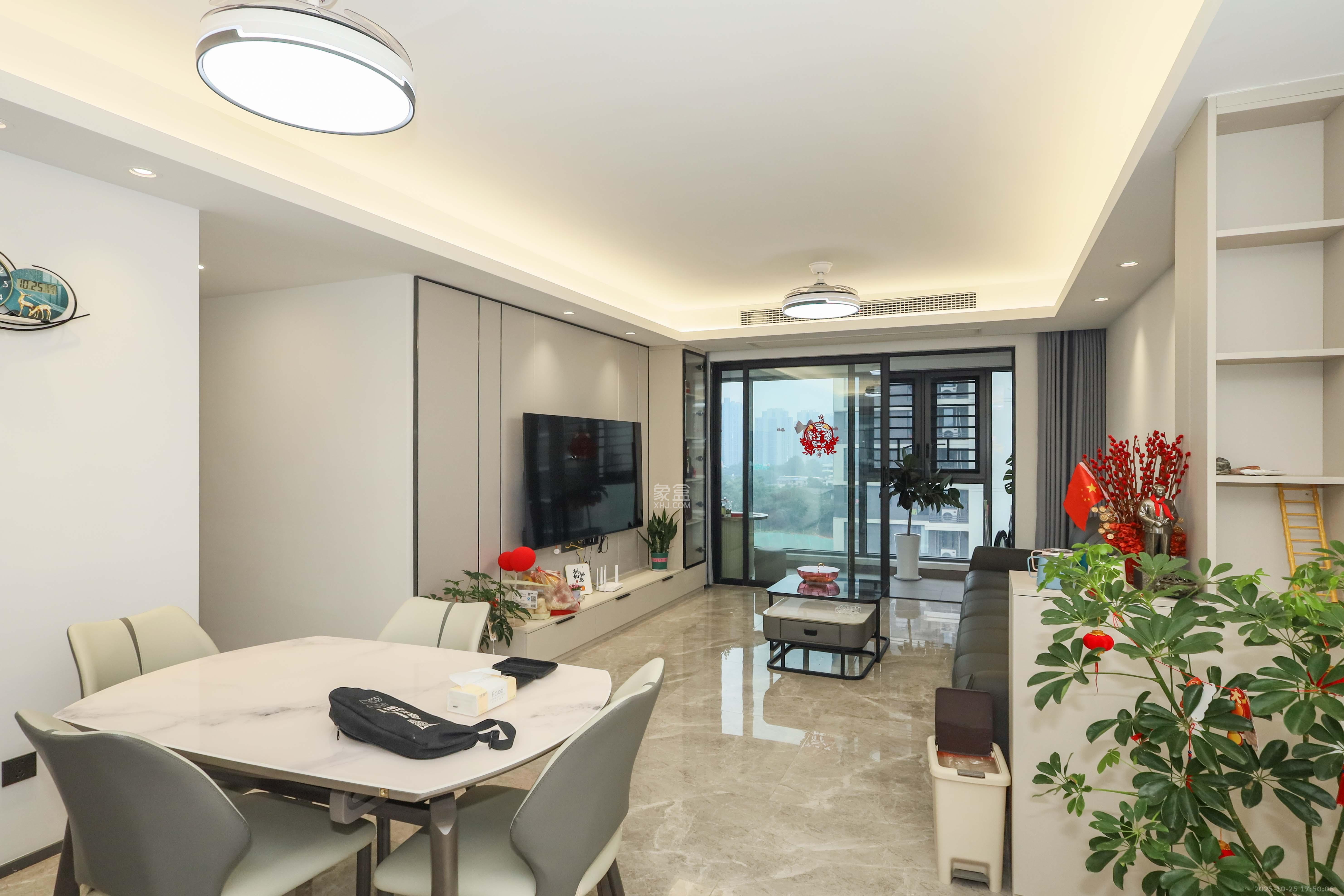 旭辉铂宸府  4室2厅2卫    158.0万 旭辉铂宸府  4室2厅2卫    158.0万客厅