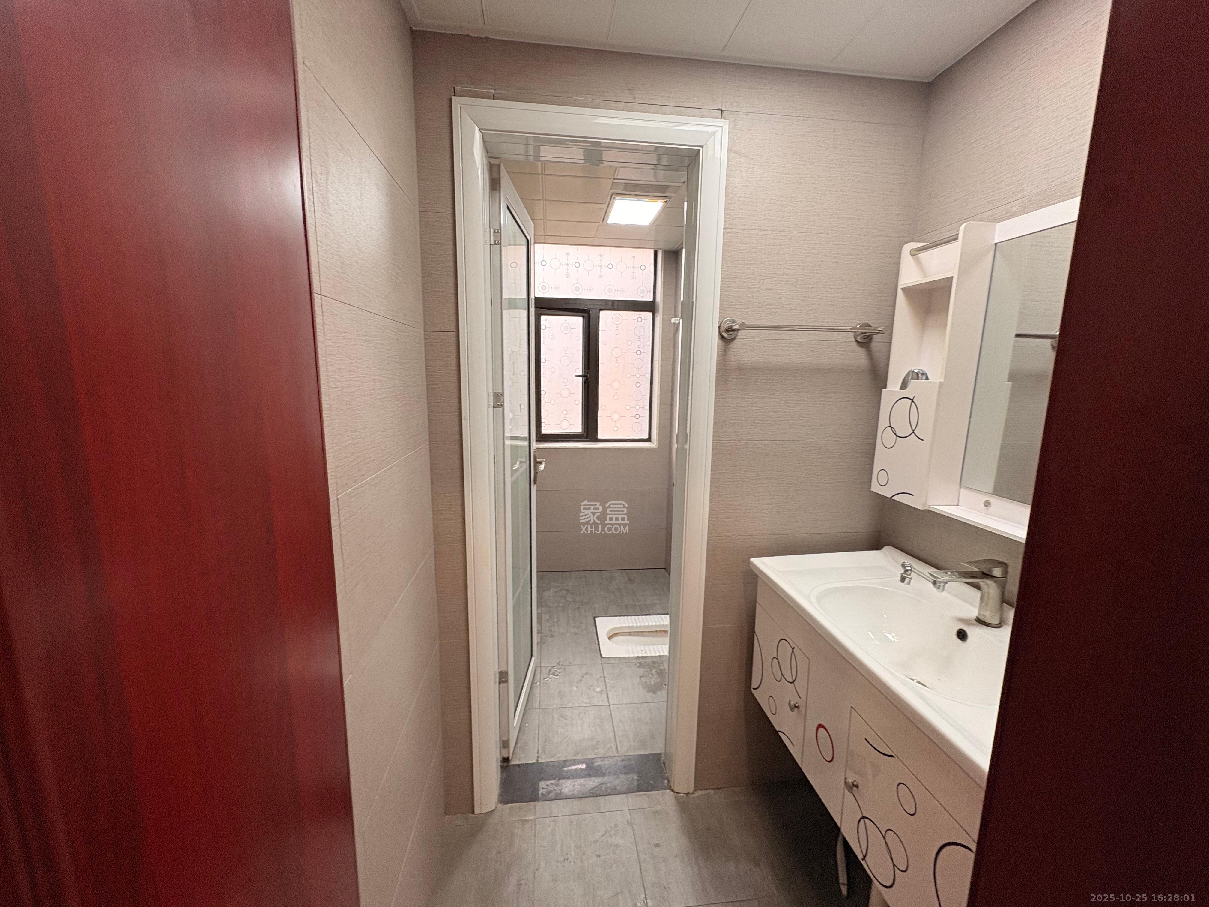 德润小区（丰升德润小区）  4室2厅1卫    2500.0元/月室内图