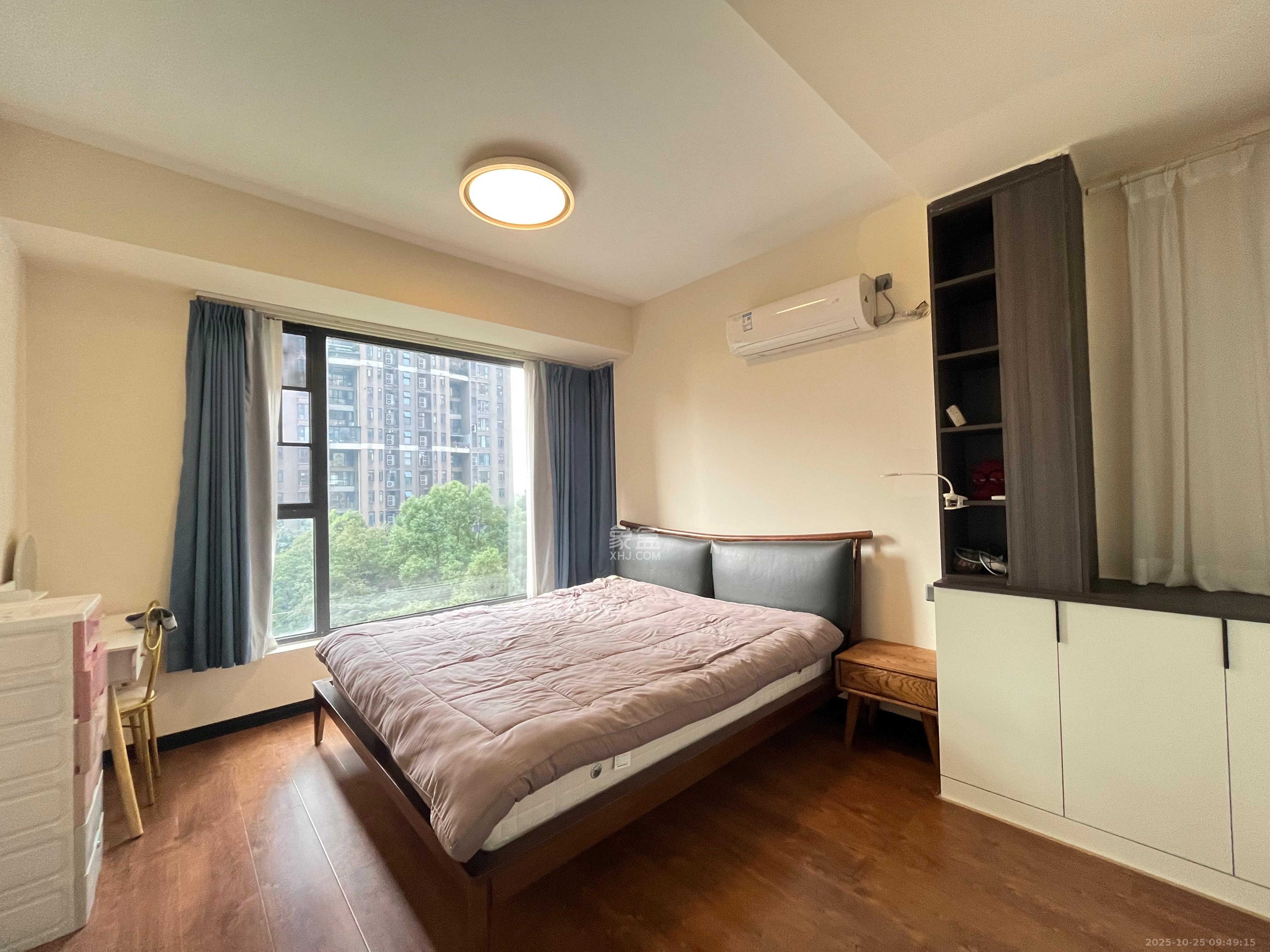 藏珑湖上国际花园  3室2厅1卫    3500.0元/月室内图