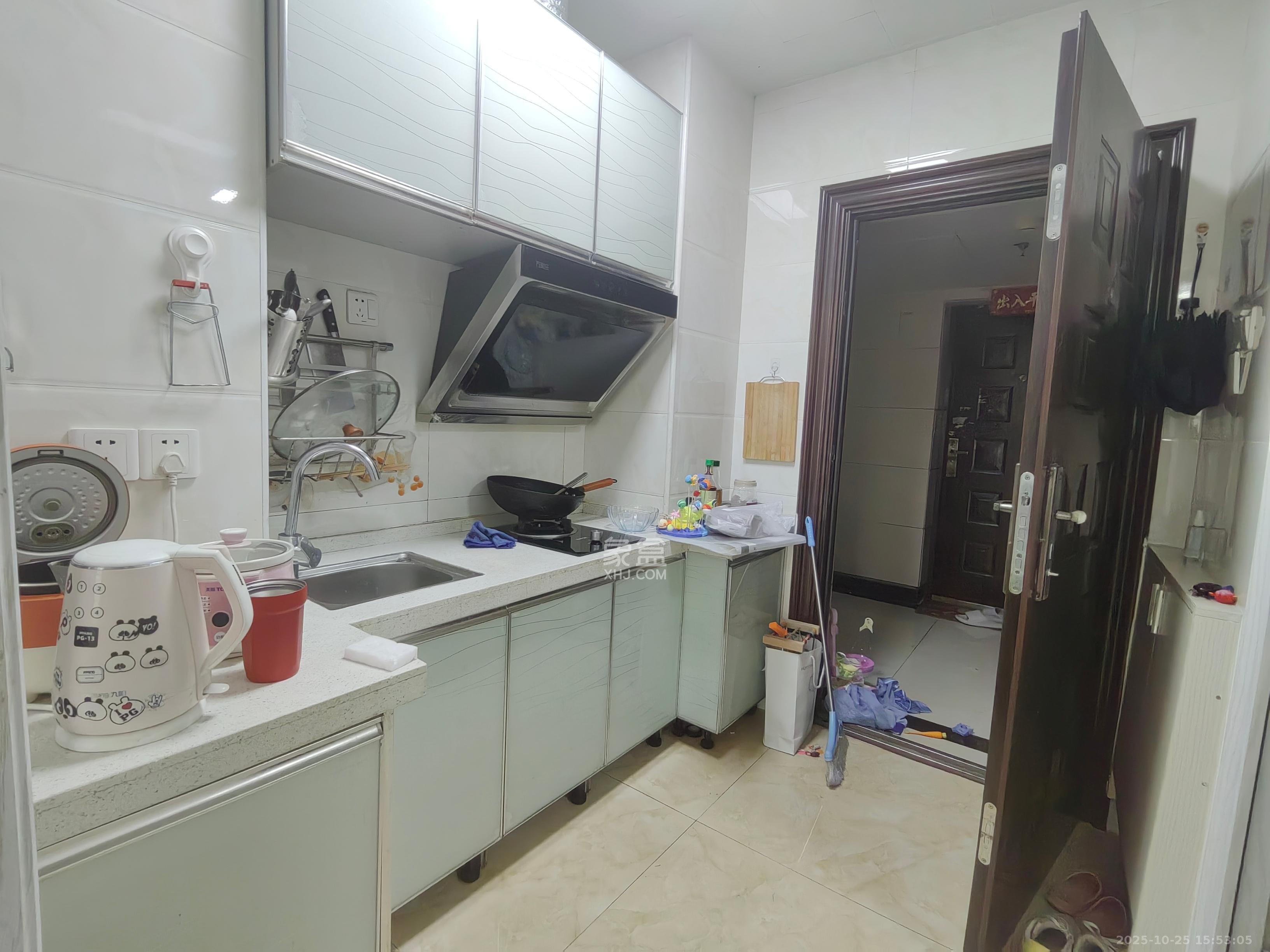 世纪桃花苑  1室1厅1卫    1300.0元/月 世纪桃花苑  1室1厅1卫    1300.0元/月室内图