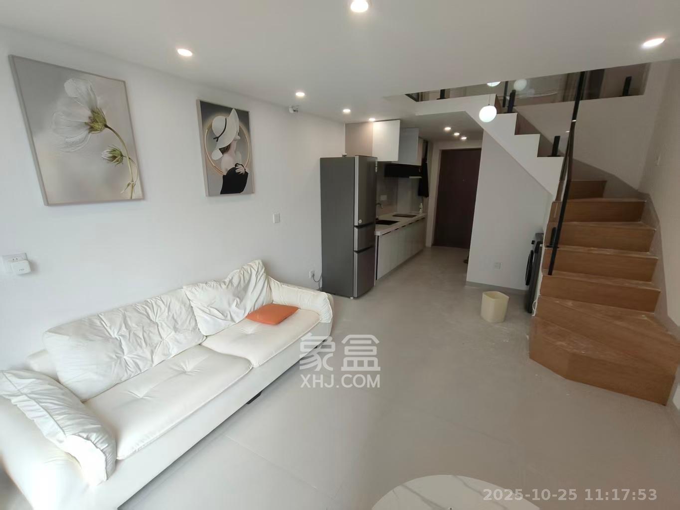 卓越中寰  2室1厅1卫    2600.0元/月 卓越中寰  2室1厅1卫    2600.0元/月室内图1