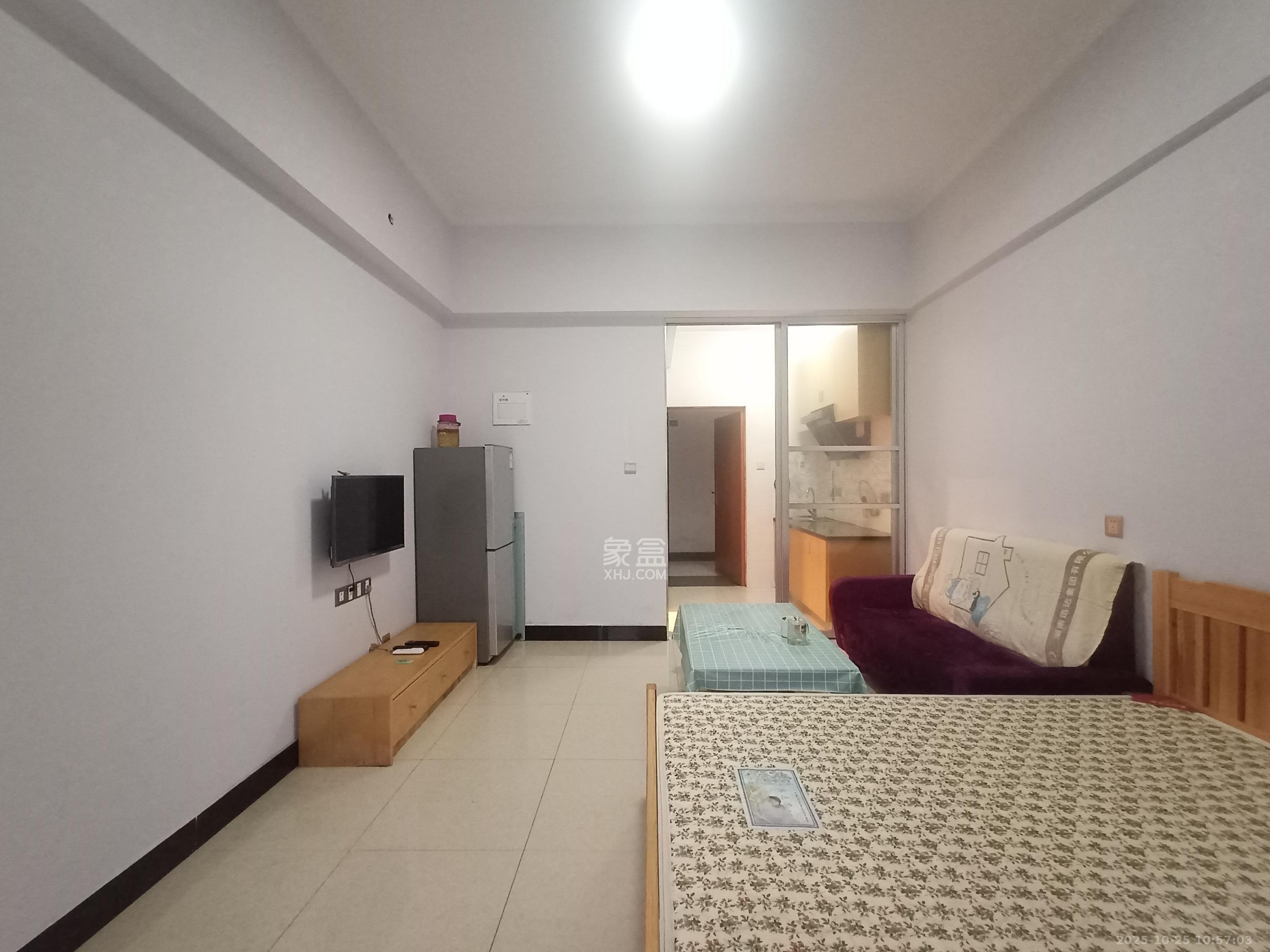 长房时代城  1室0厅1卫    1300.0元/月 长房时代城  1室0厅1卫    1300.0元/月室内图