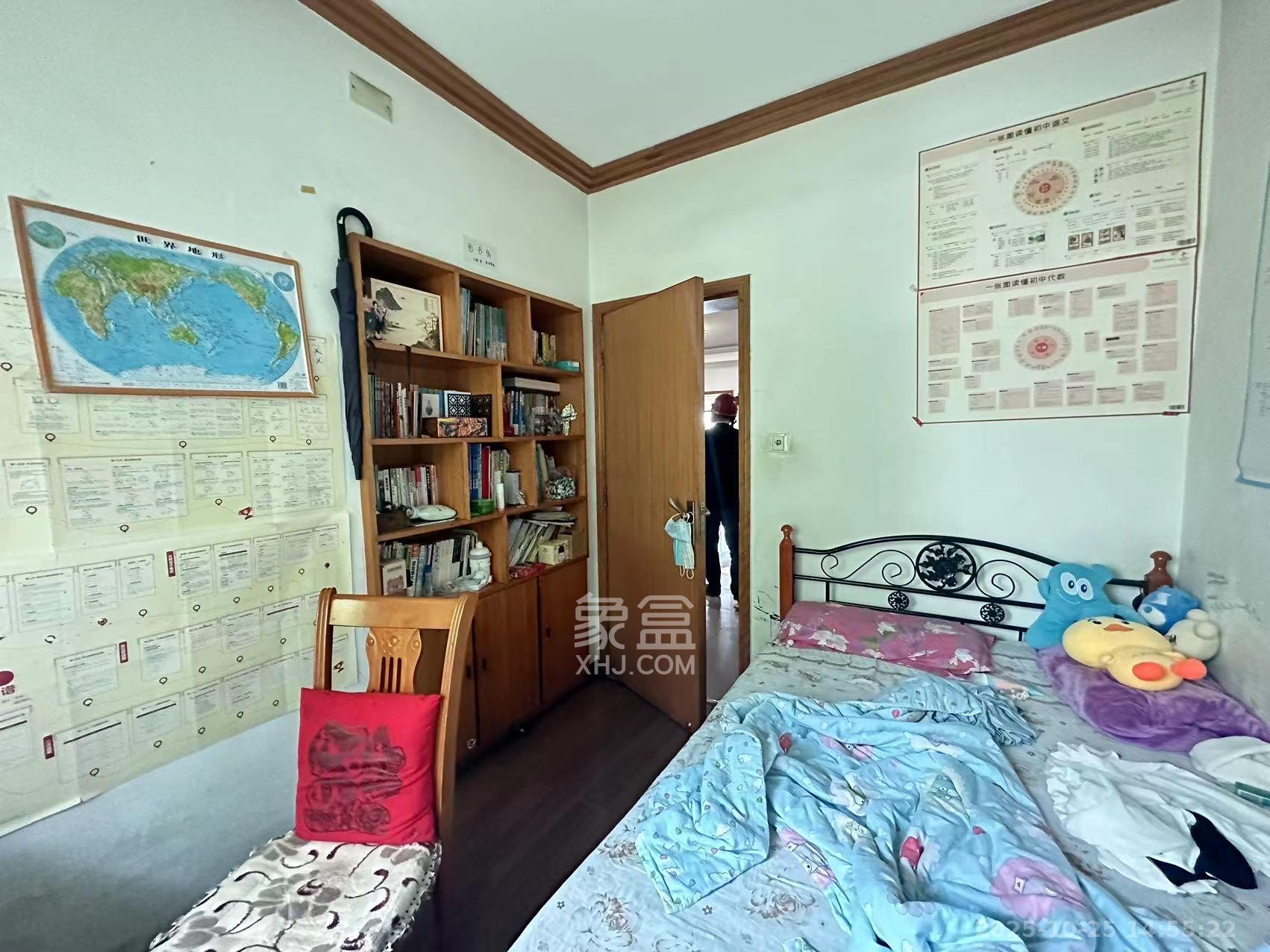 中南汽车世界  3室2厅2卫    1250.0元/月室内图