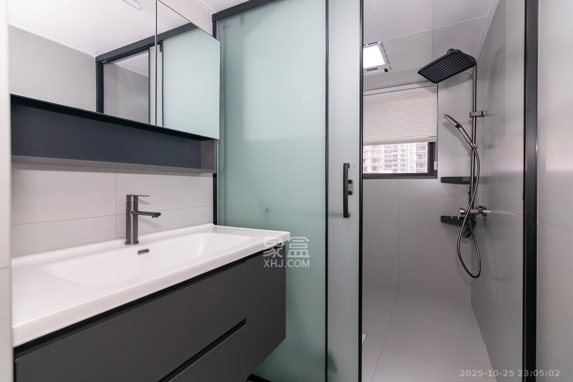 润和长郡(润和紫郡二三期) 5室2厅2卫 137.0万 润和长郡(润和紫郡二三期) 5室2厅2卫 137.0万卫生间