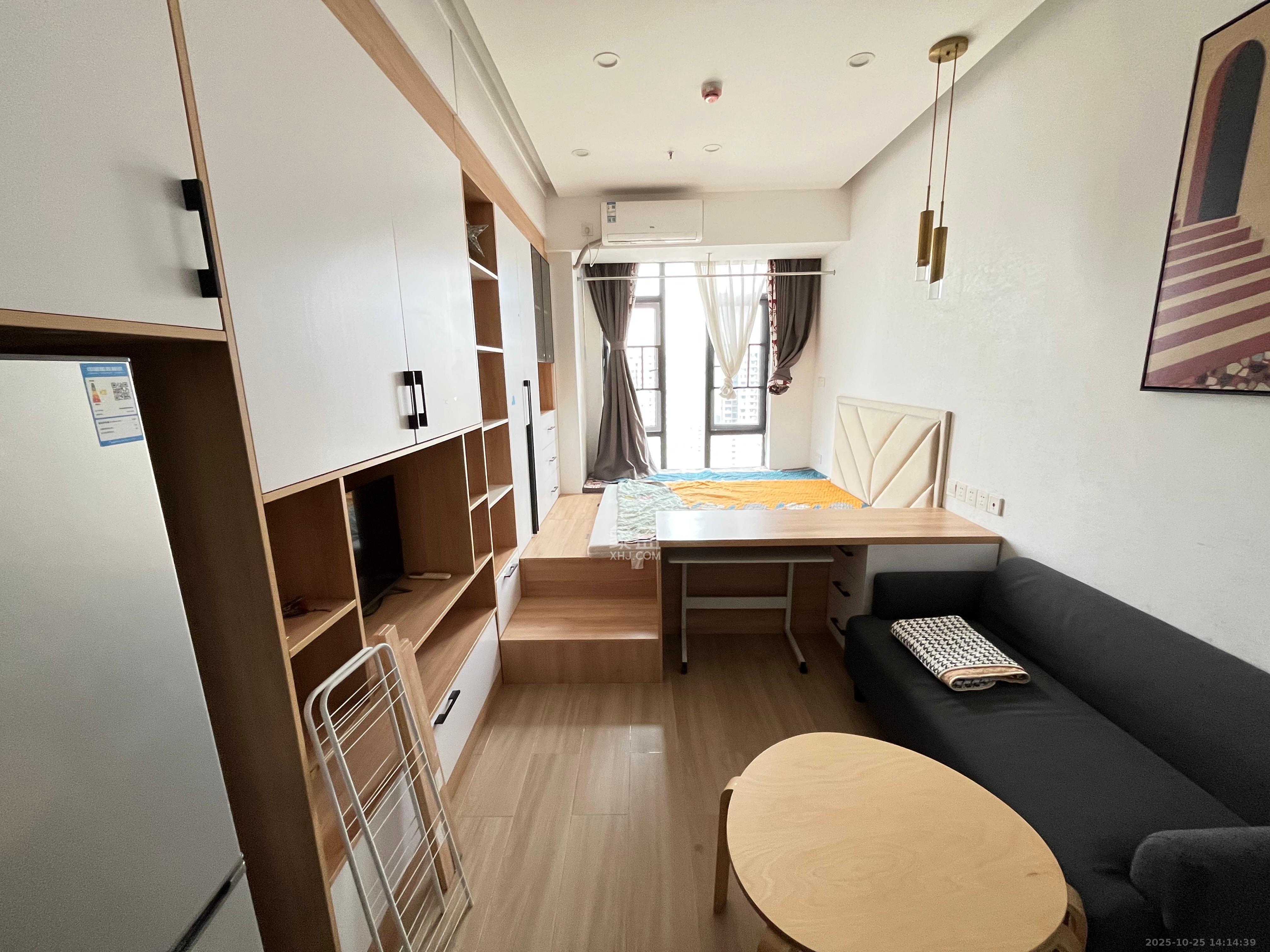 长沙高铁吾悦广场  1室1厅1卫    1500.0元/月