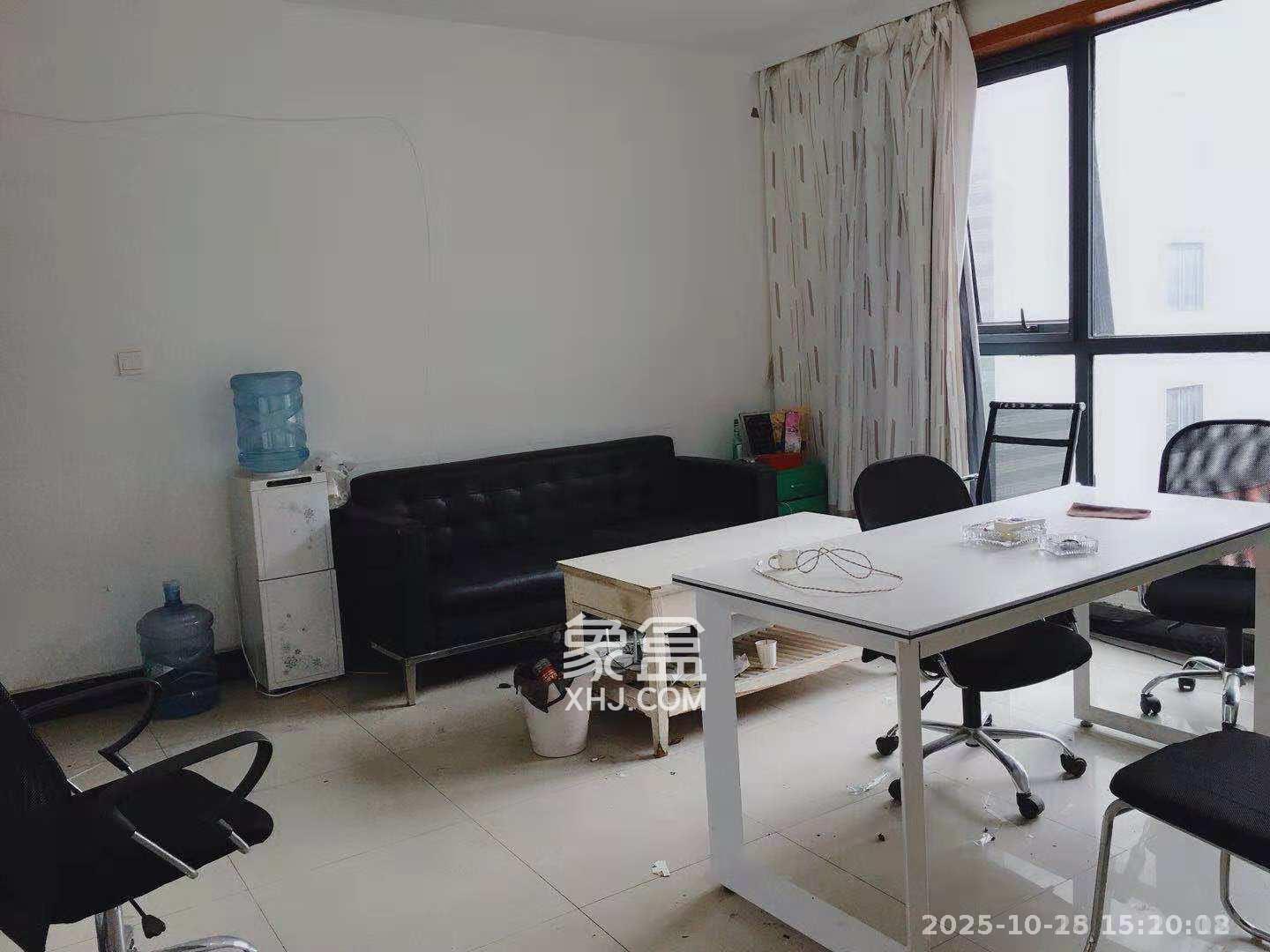 中天广场  2室1厅1卫    2900.0元/月 中天广场  2室1厅1卫    2900.0元/月室内图