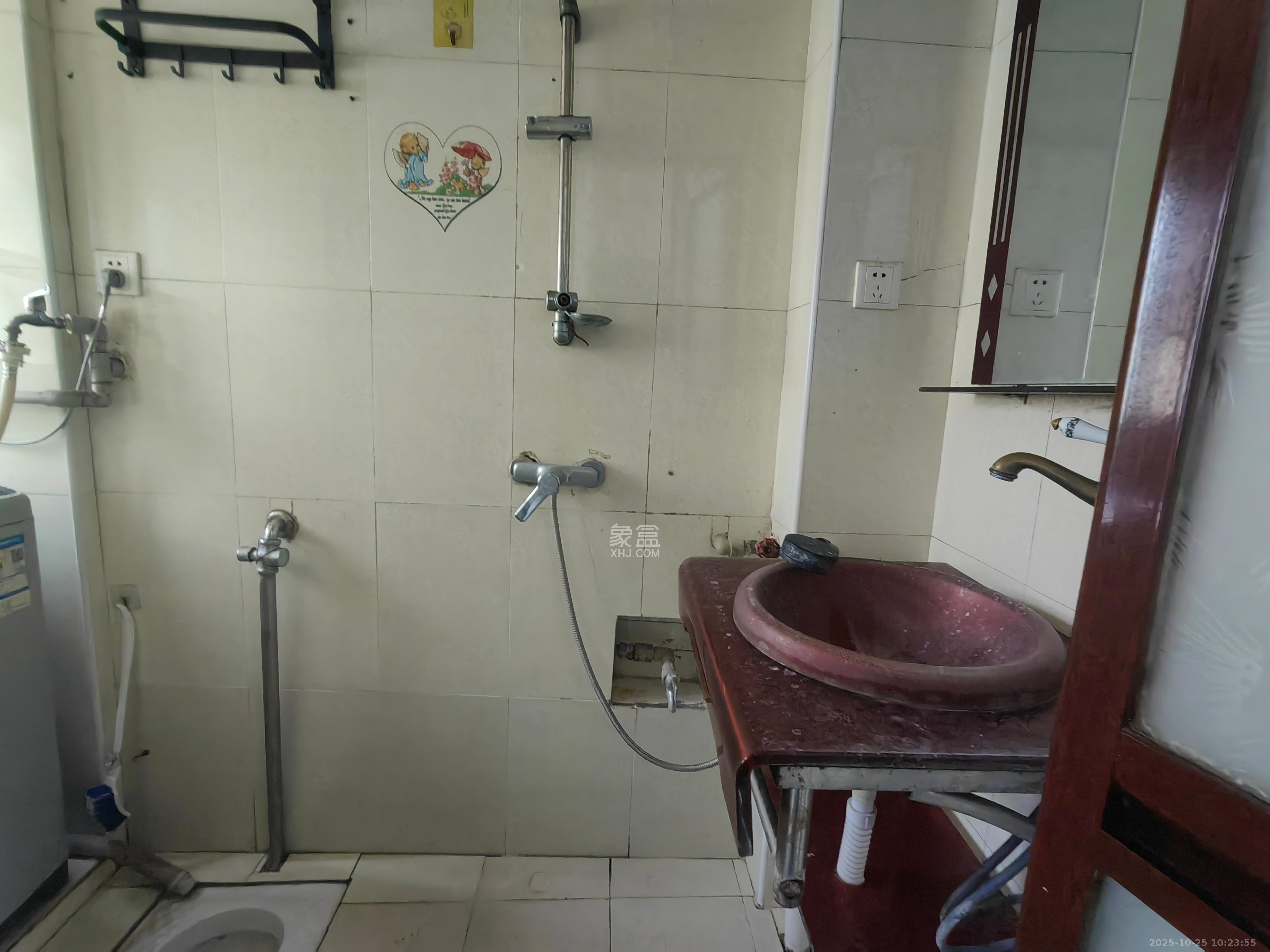 长重机械厂宿舍  2室1厅1卫    1300.0元/月室内图