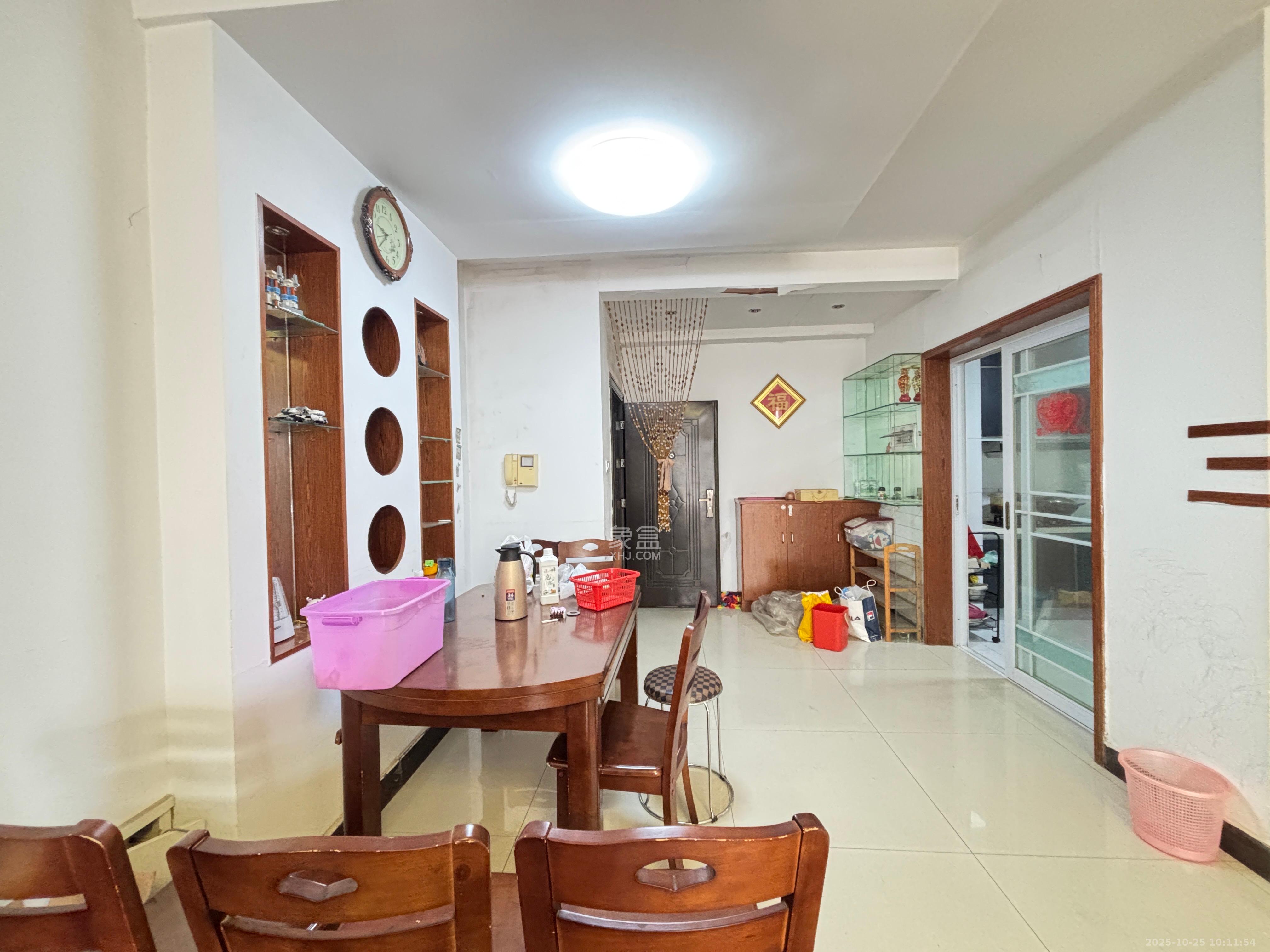 星沙教师公寓 3室2厅2卫 1700.0元/月 星沙教师公寓 3室2厅2卫 1700.0元/月室内图