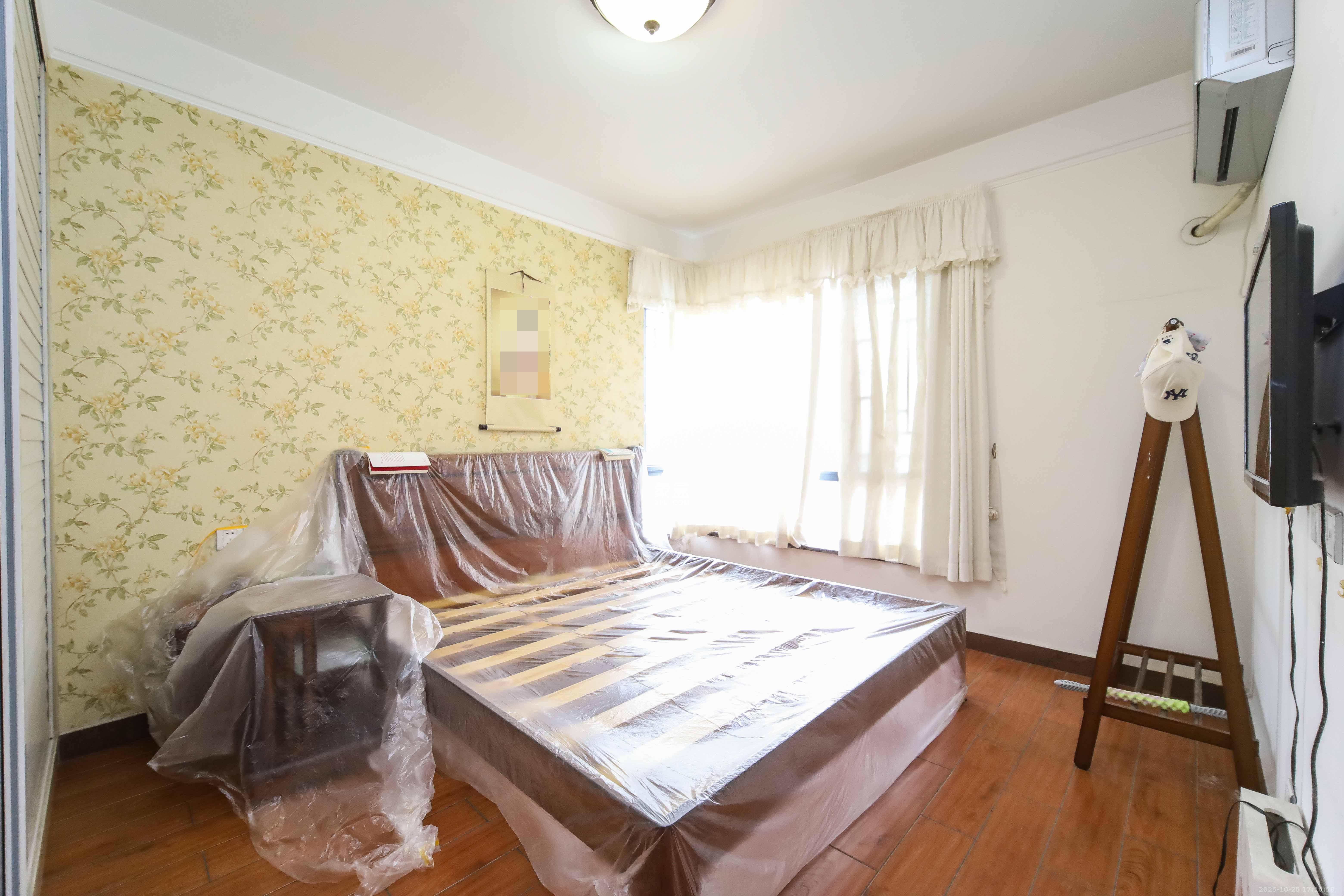 江河双水湾  3室2厅1卫    89.8万 江河双水湾  3室2厅1卫    89.8万卧室