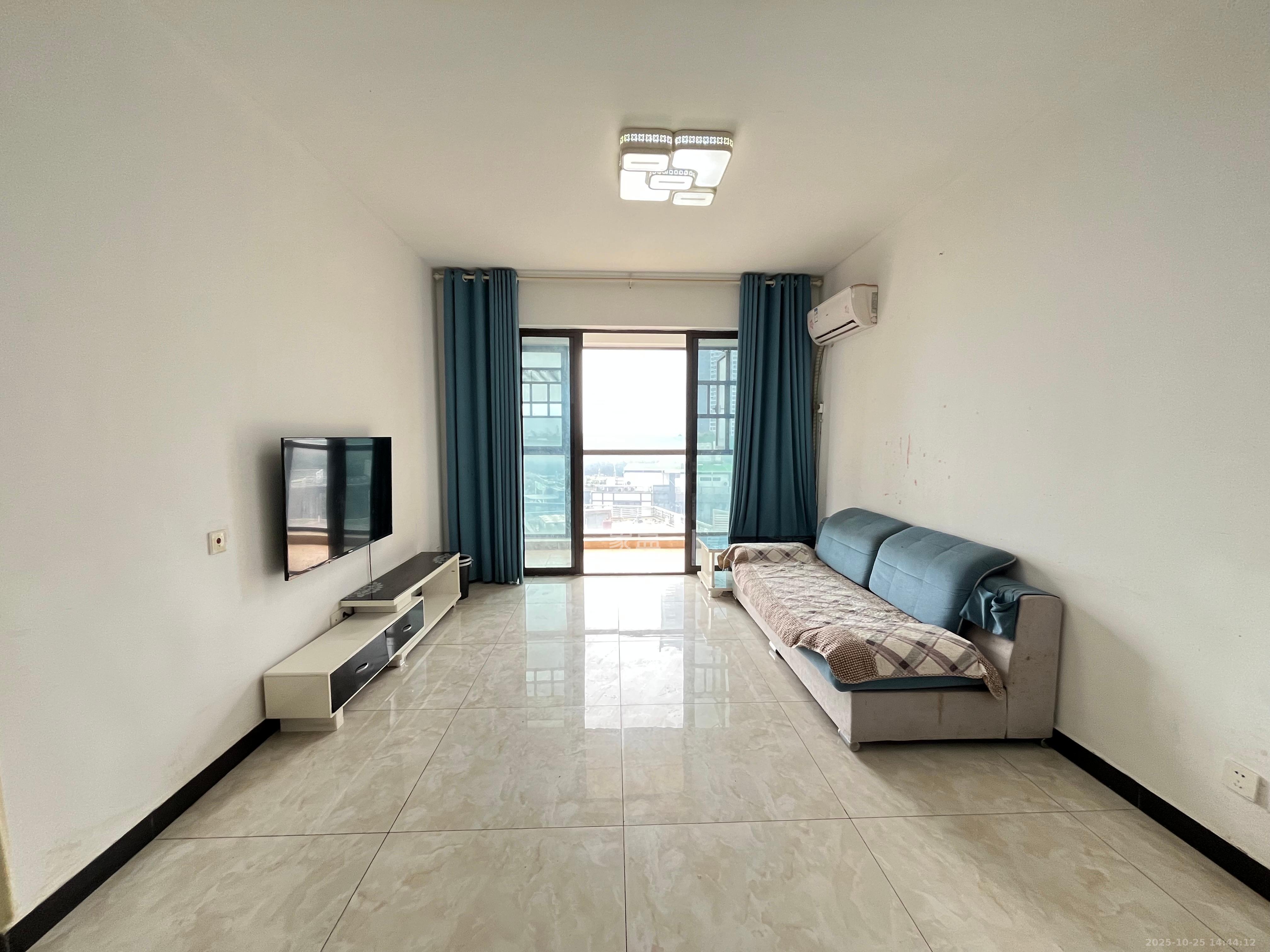 世茂外滩里（世茂铂翠湾三期）  3室2厅1卫    2800.0元/月