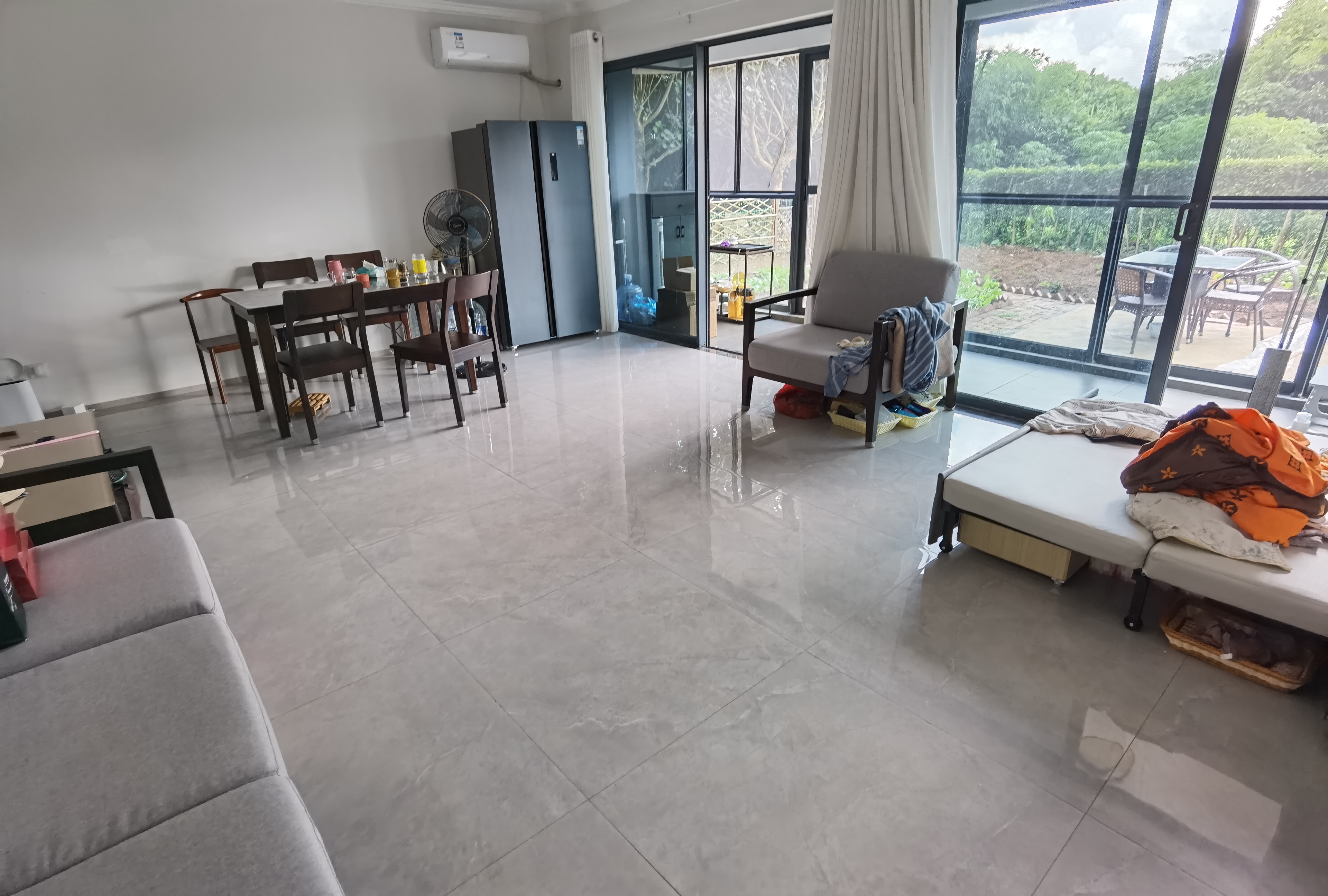 观澜湖-君悦公馆  2室1厅1卫    128.0万客厅