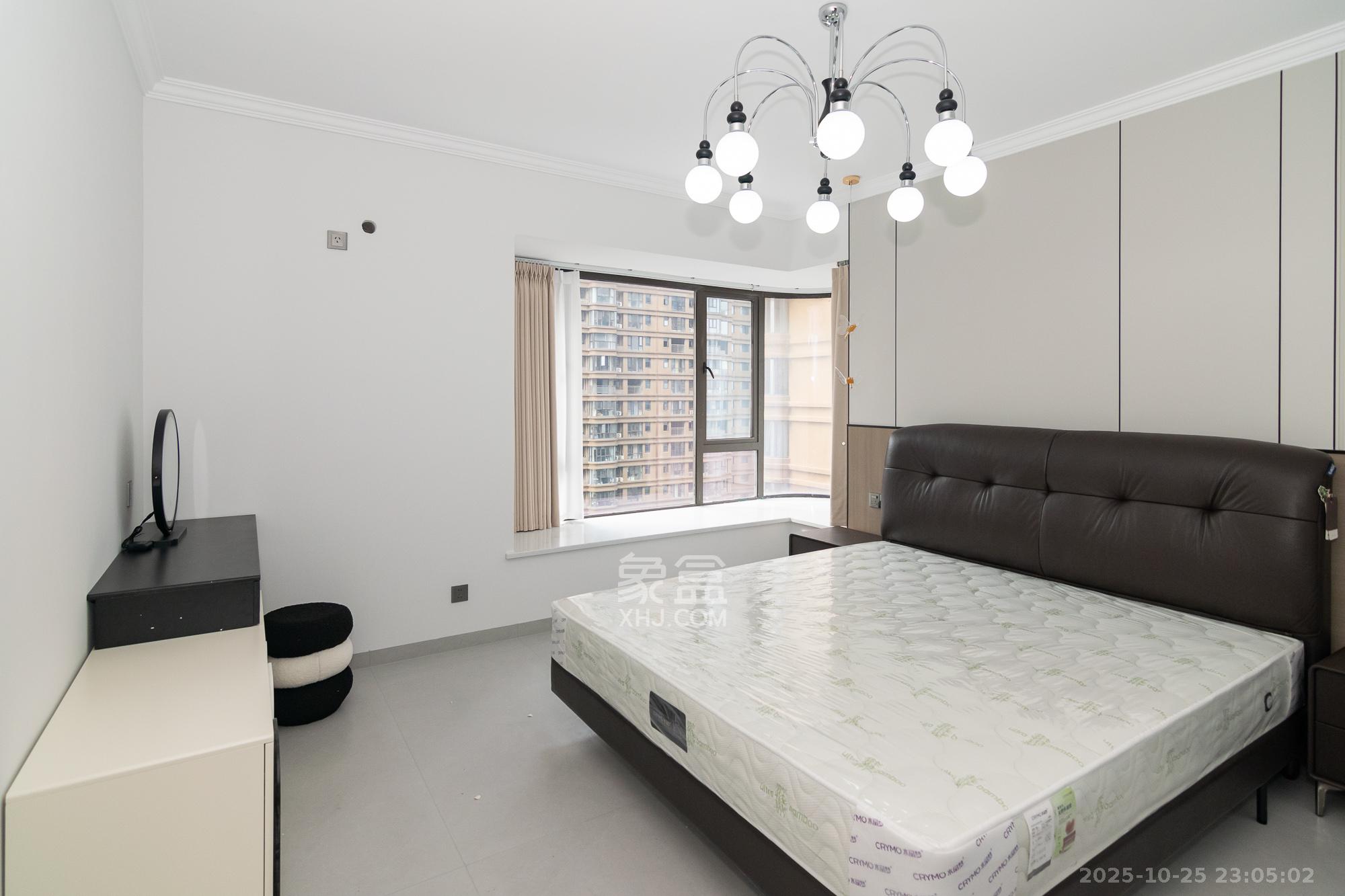 润和长郡(润和紫郡二三期) 5室2厅2卫 137.0万 润和长郡(润和紫郡二三期) 5室2厅2卫 137.0万卧室