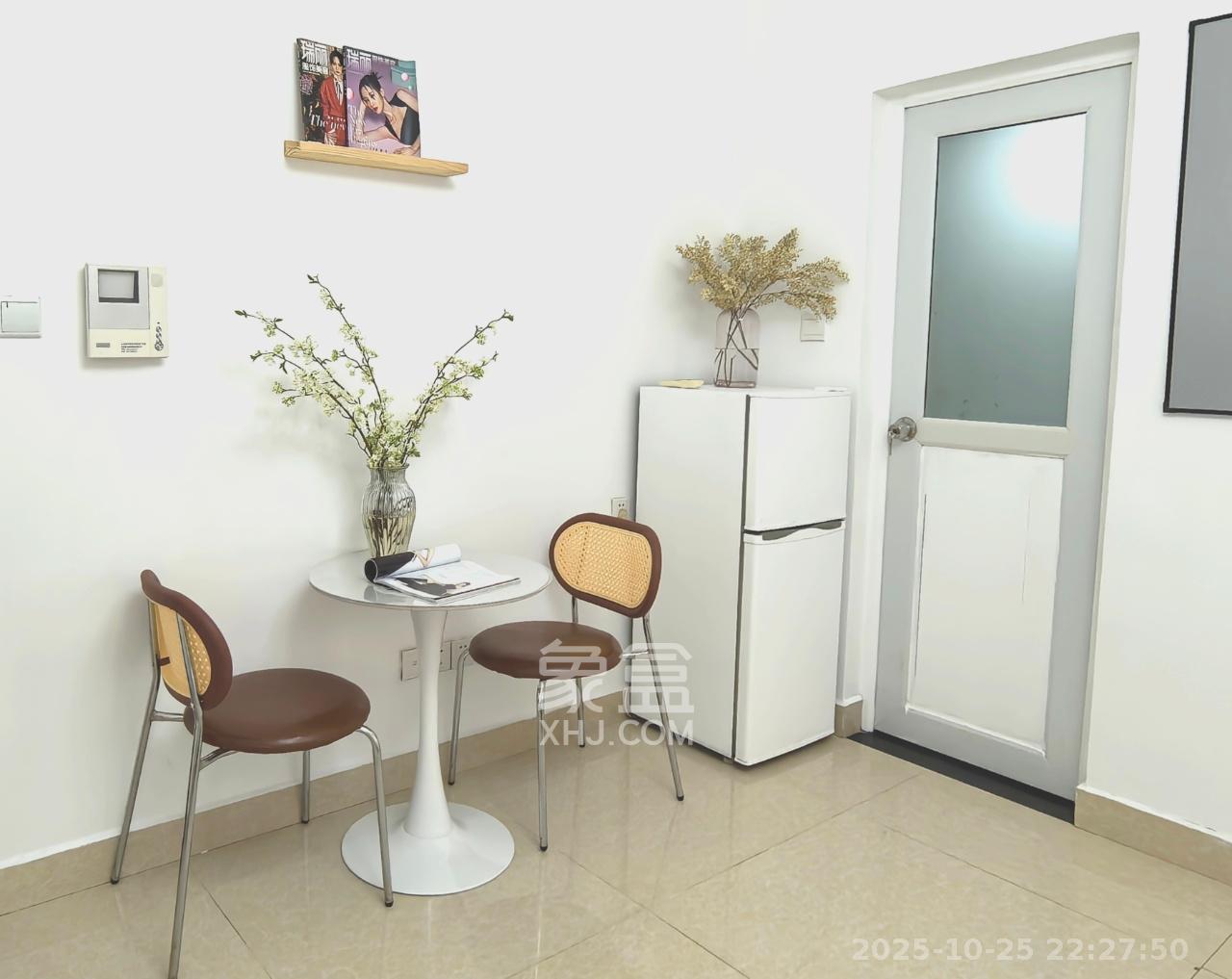 四方小区综合楼(四方嘉丽) 1室1厅1卫 1300.0元/月 四方小区综合楼(四方嘉丽) 1室1厅1卫 1300.0元/月室内图