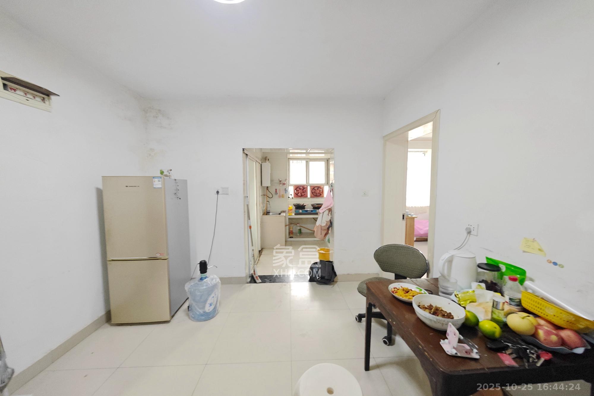 赤岗小区(一二三片)  3室1厅1卫    41.8万 赤岗小区(一二三片)  3室1厅1卫    41.8万客厅