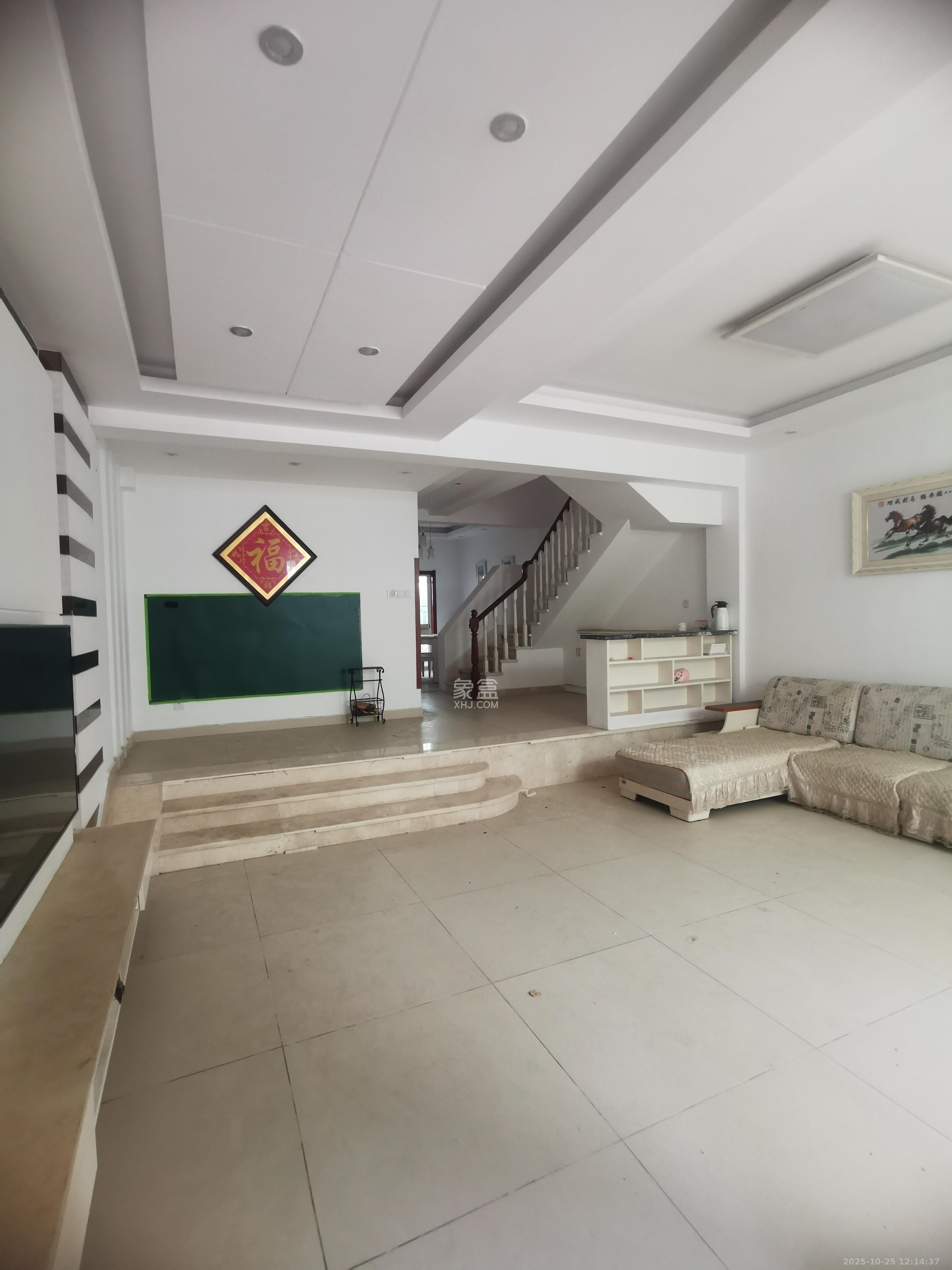 山水英伦  4室2厅3卫    5000.0元/月室内图