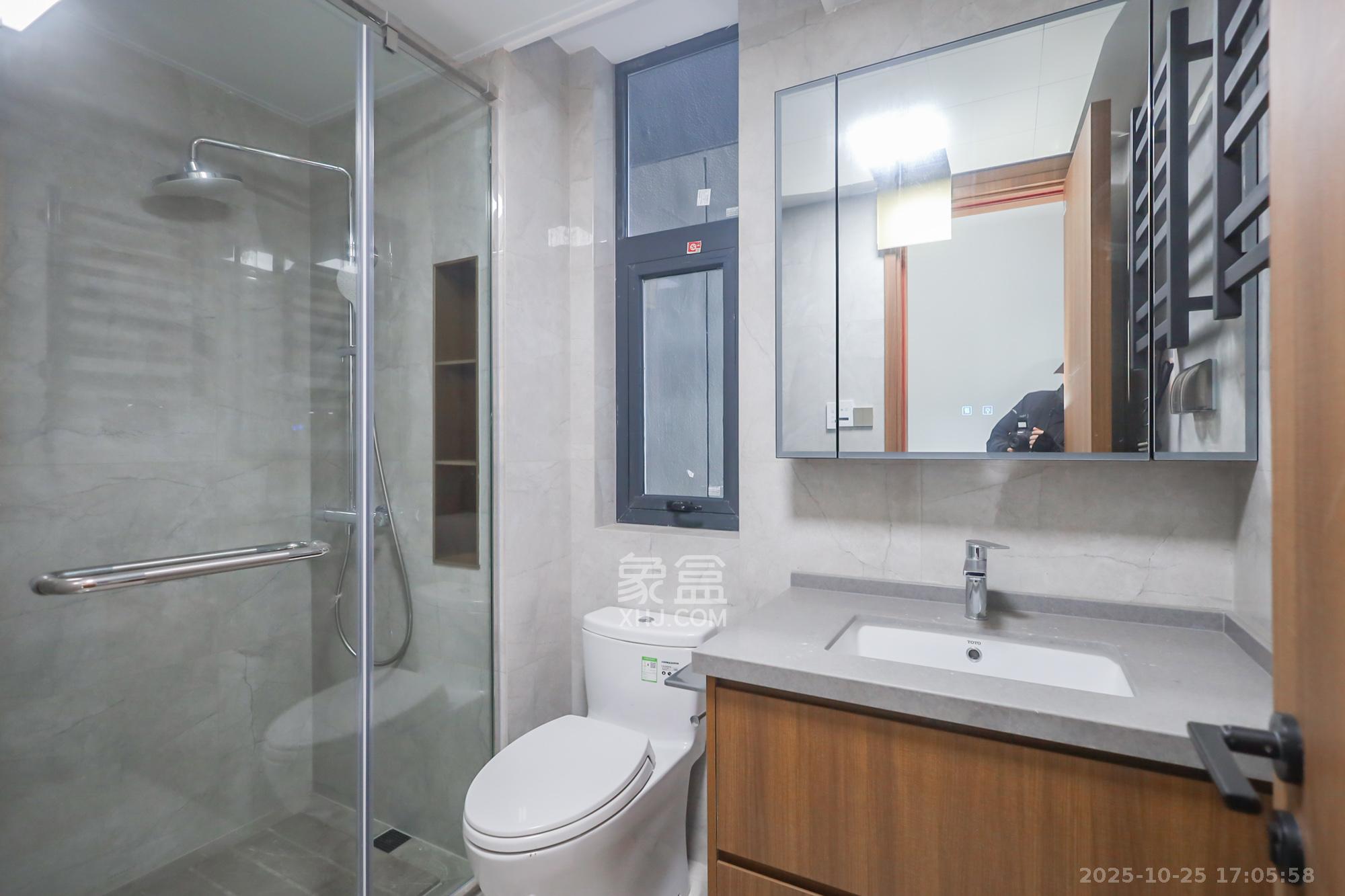 江山印  4室4厅3卫    558.0万 江山印  4室4厅3卫    558.0万卫生间