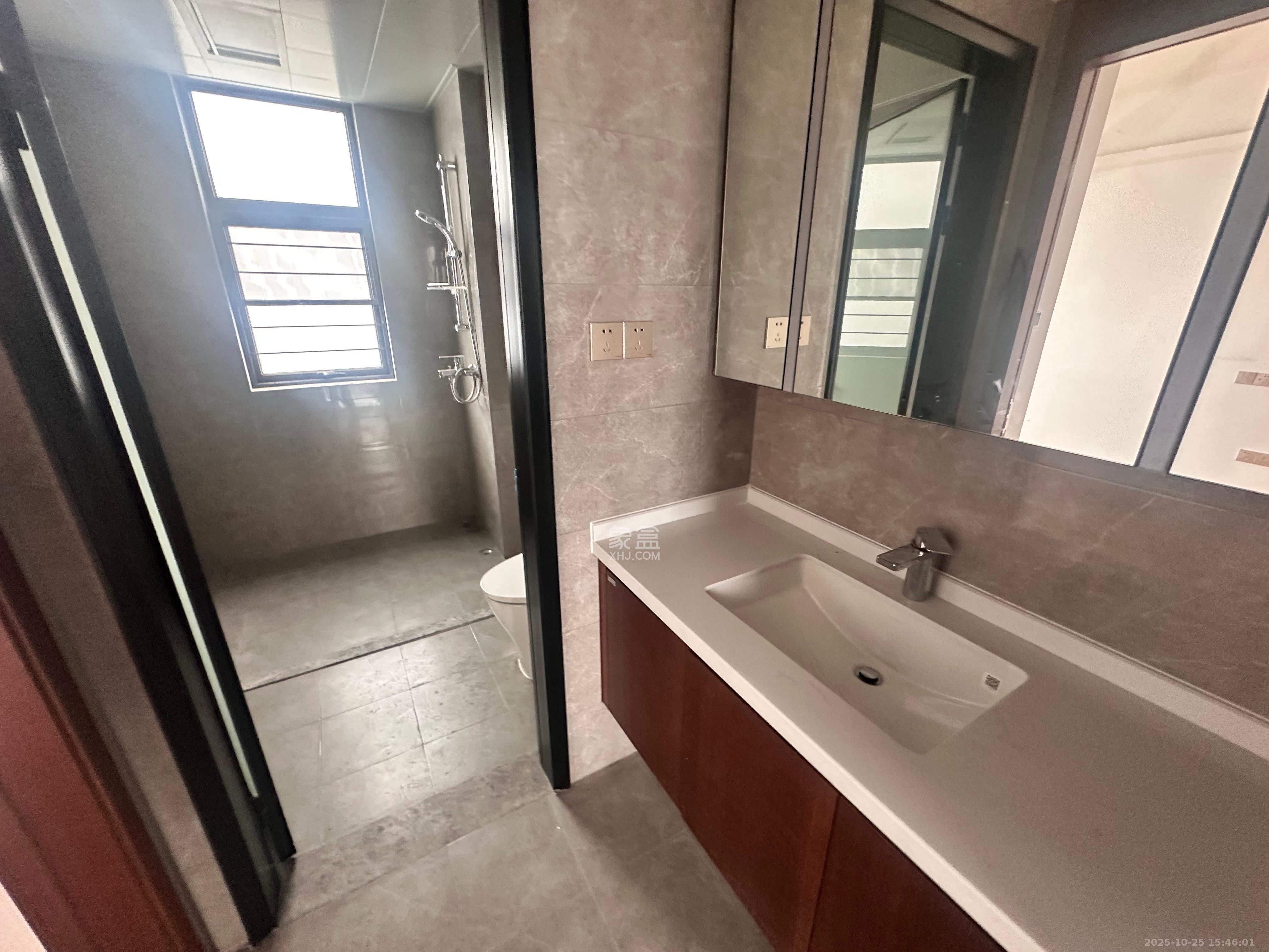 北辰瀚江府  4室2厅2卫    12000.0元/月室内图