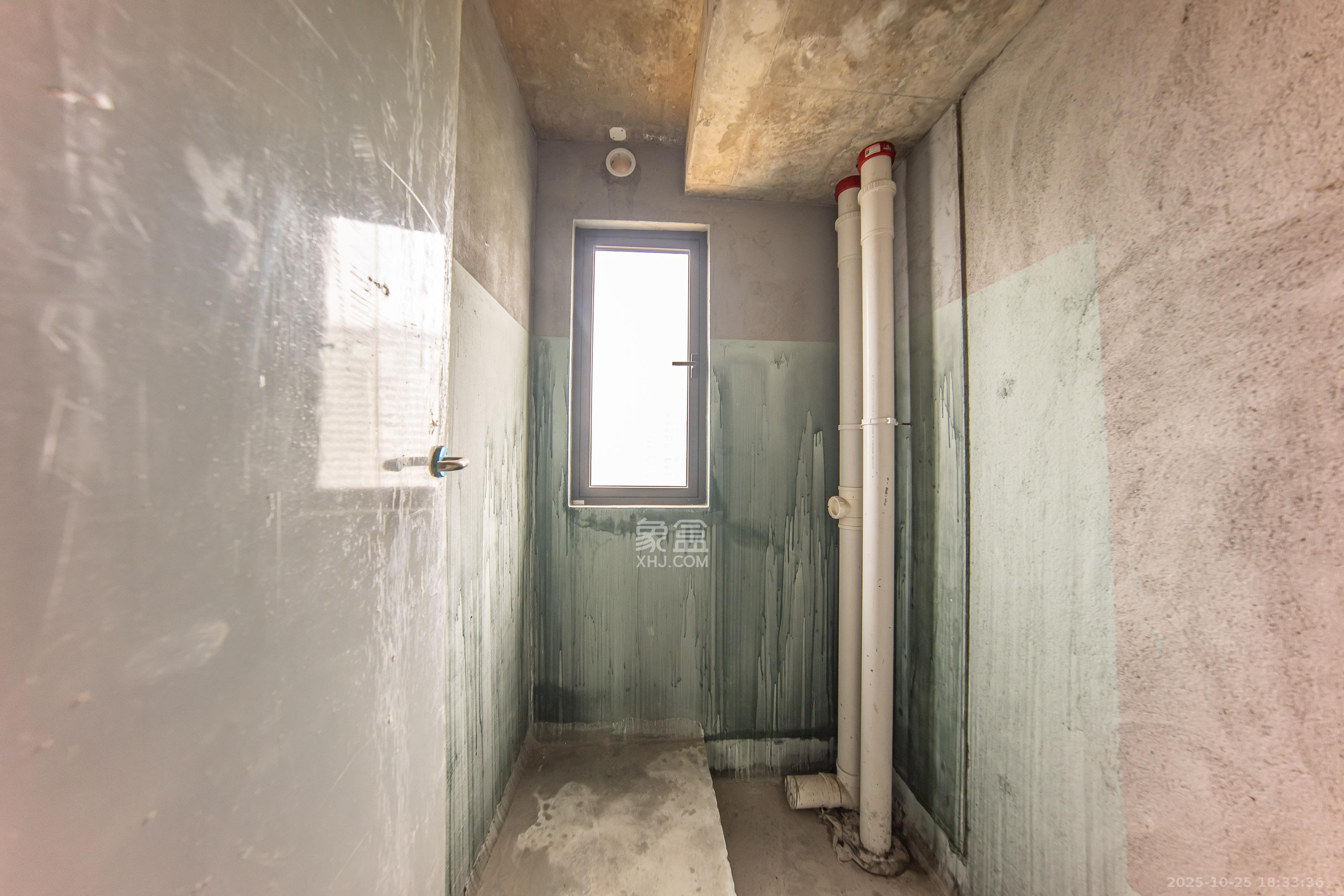 金茂长沙国际社区  2室2厅2卫    120.0万卫生间