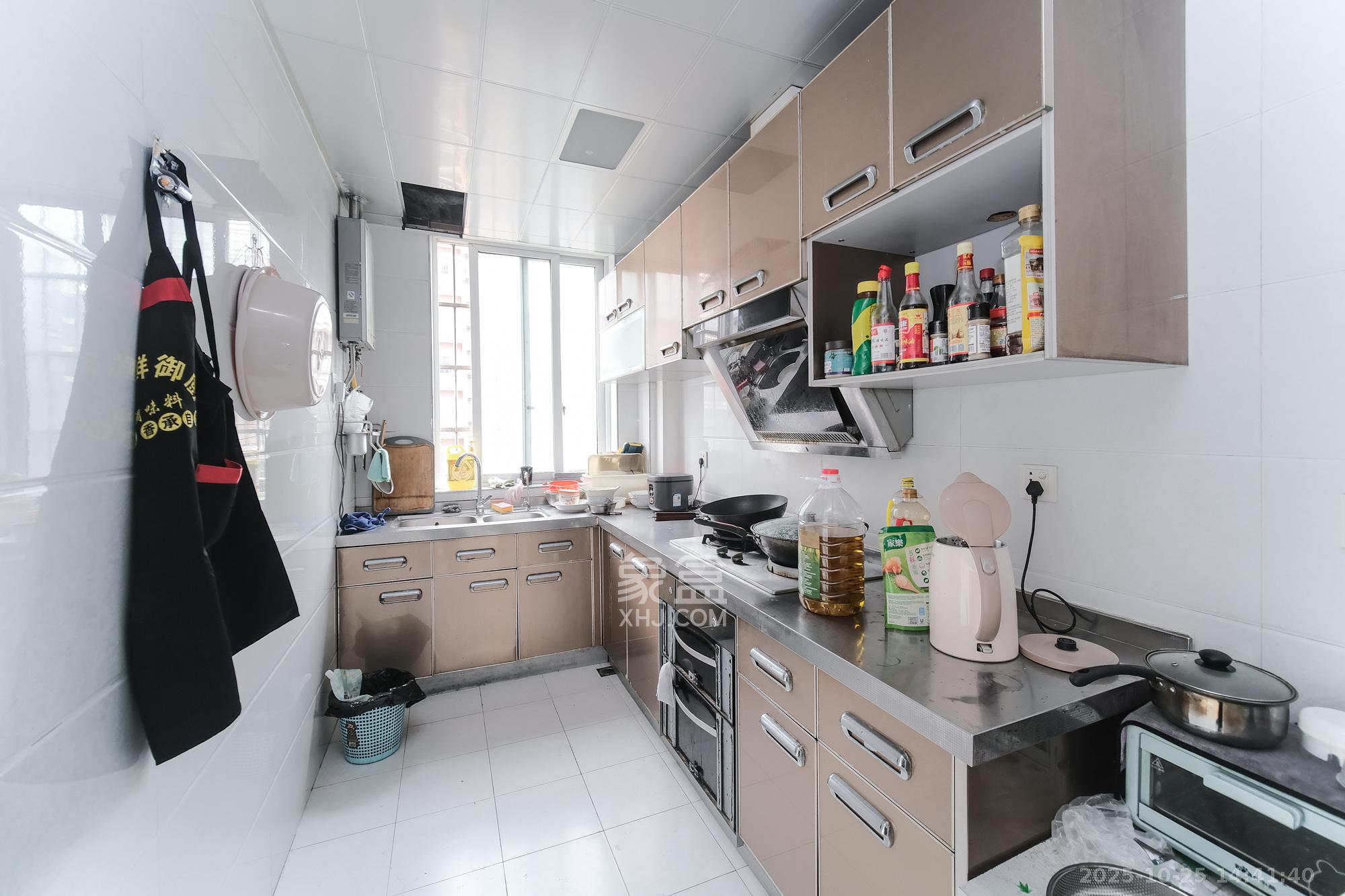 红树湾  3室2厅2卫    62.0万 红树湾  3室2厅2卫    62.0万厨房