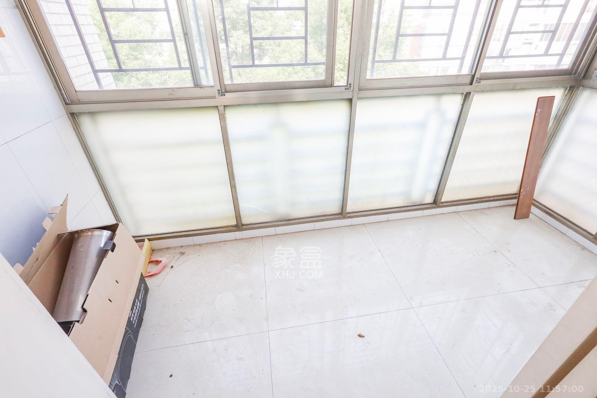 西江庭院（盐业集团宿舍）  4室2厅2卫    3700.0元/月室内图