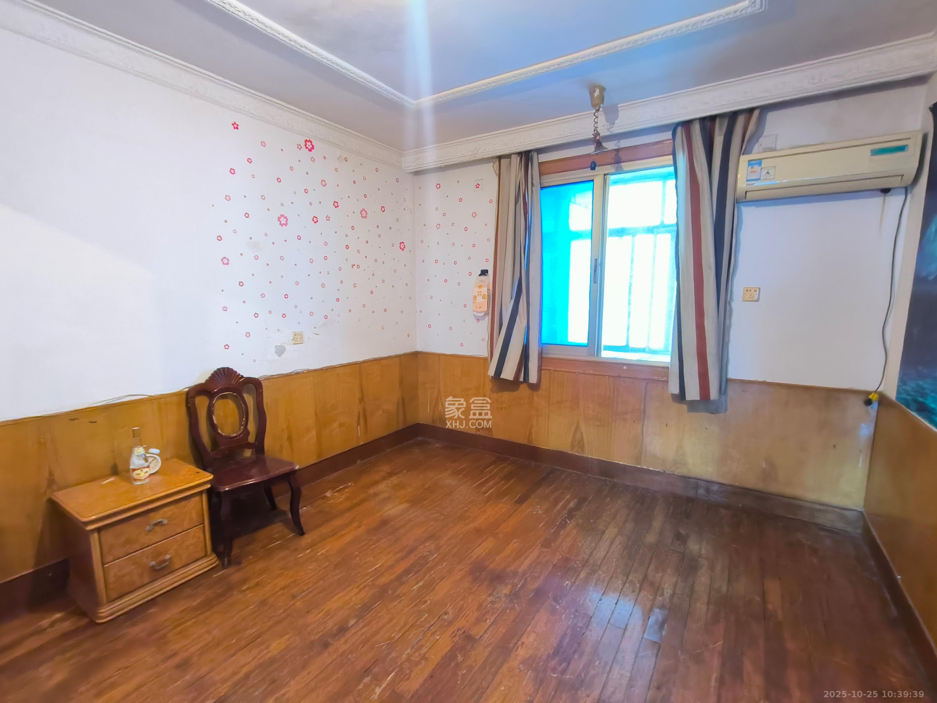 韭菜园  2室2厅1卫    1400.0元/月 韭菜园  2室2厅1卫    1400.0元/月室内图