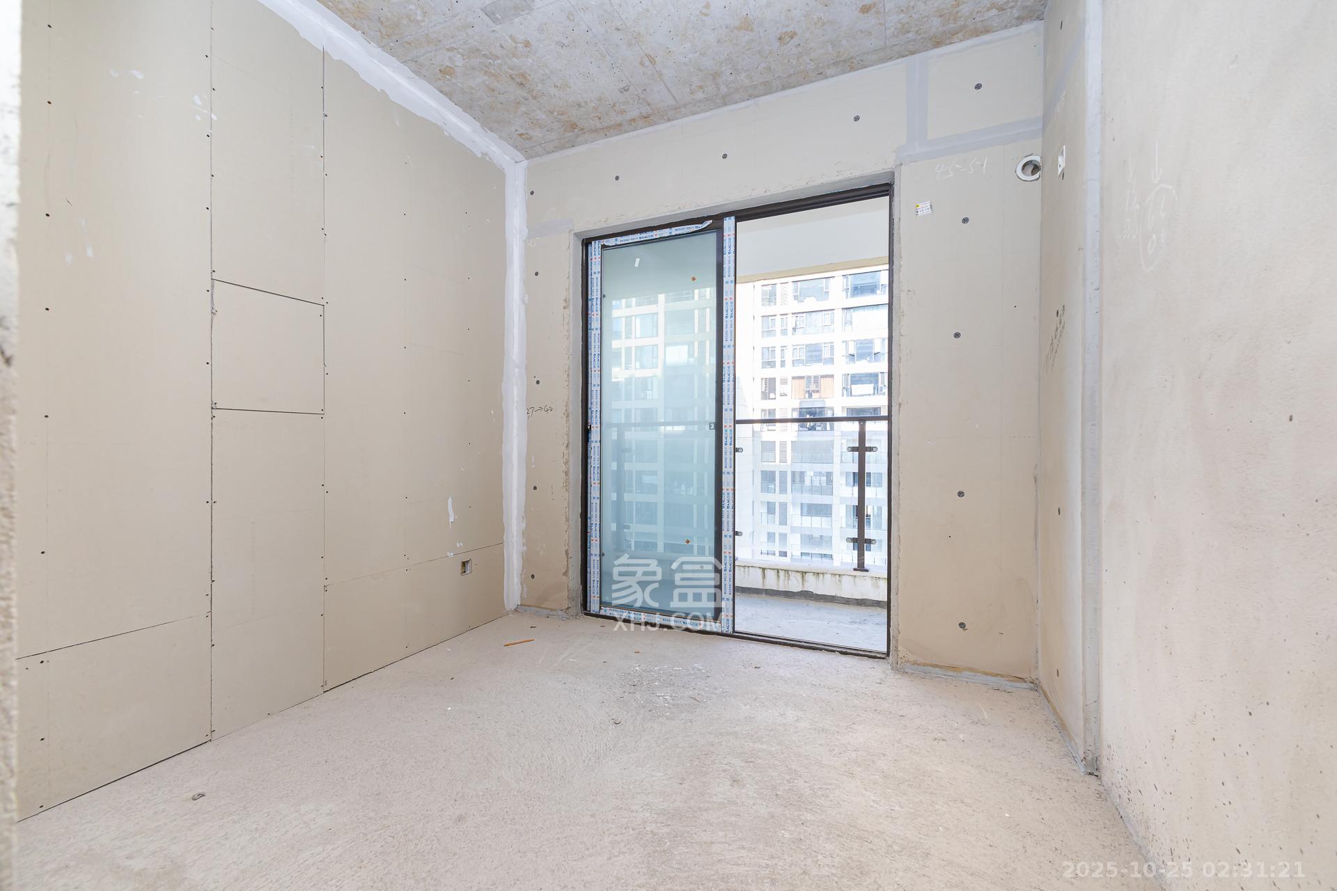 润和湘江天地C区  4室2厅2卫    160.0万卧室