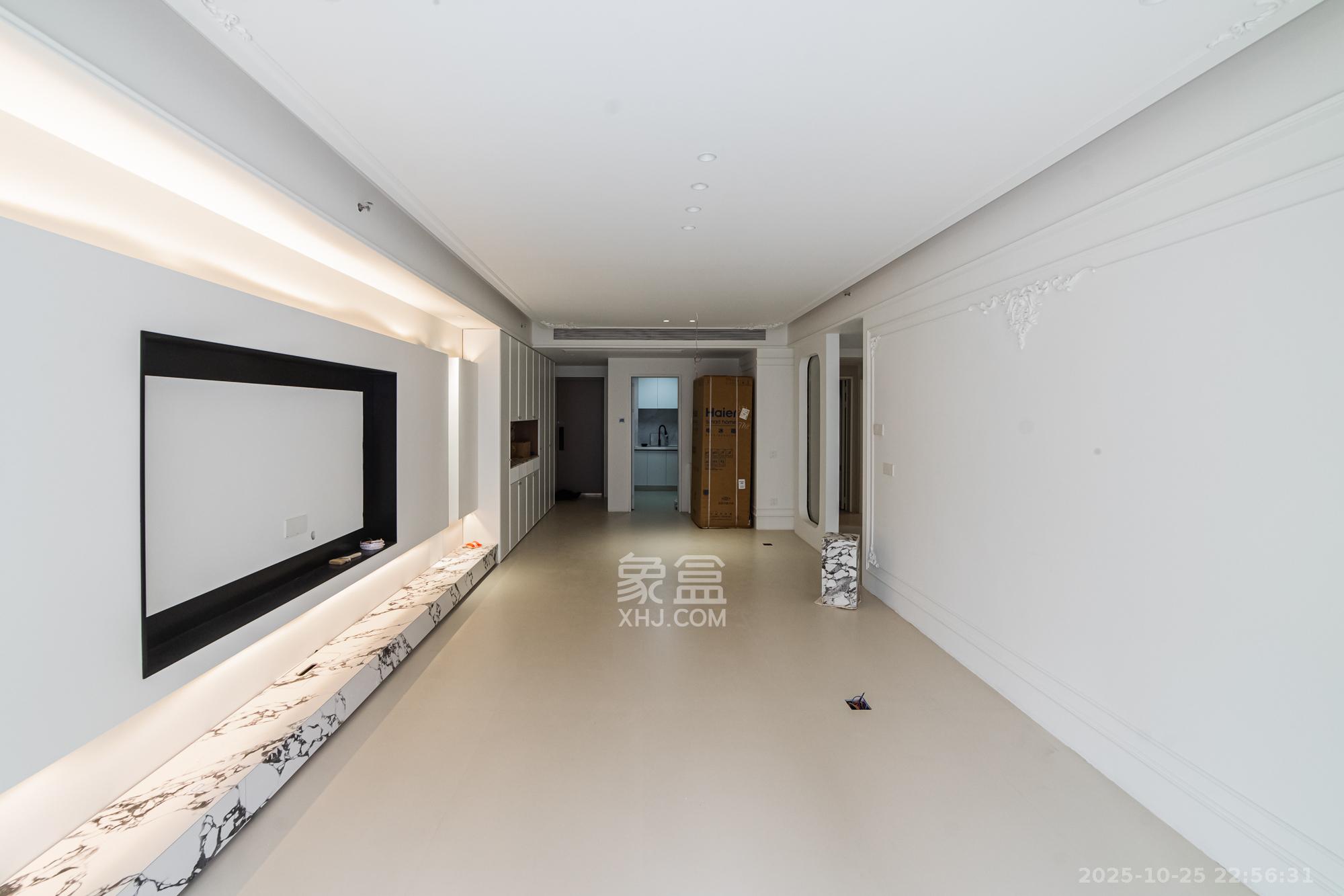 北辰三角洲C2区  3室2厅2卫    168.3万客厅