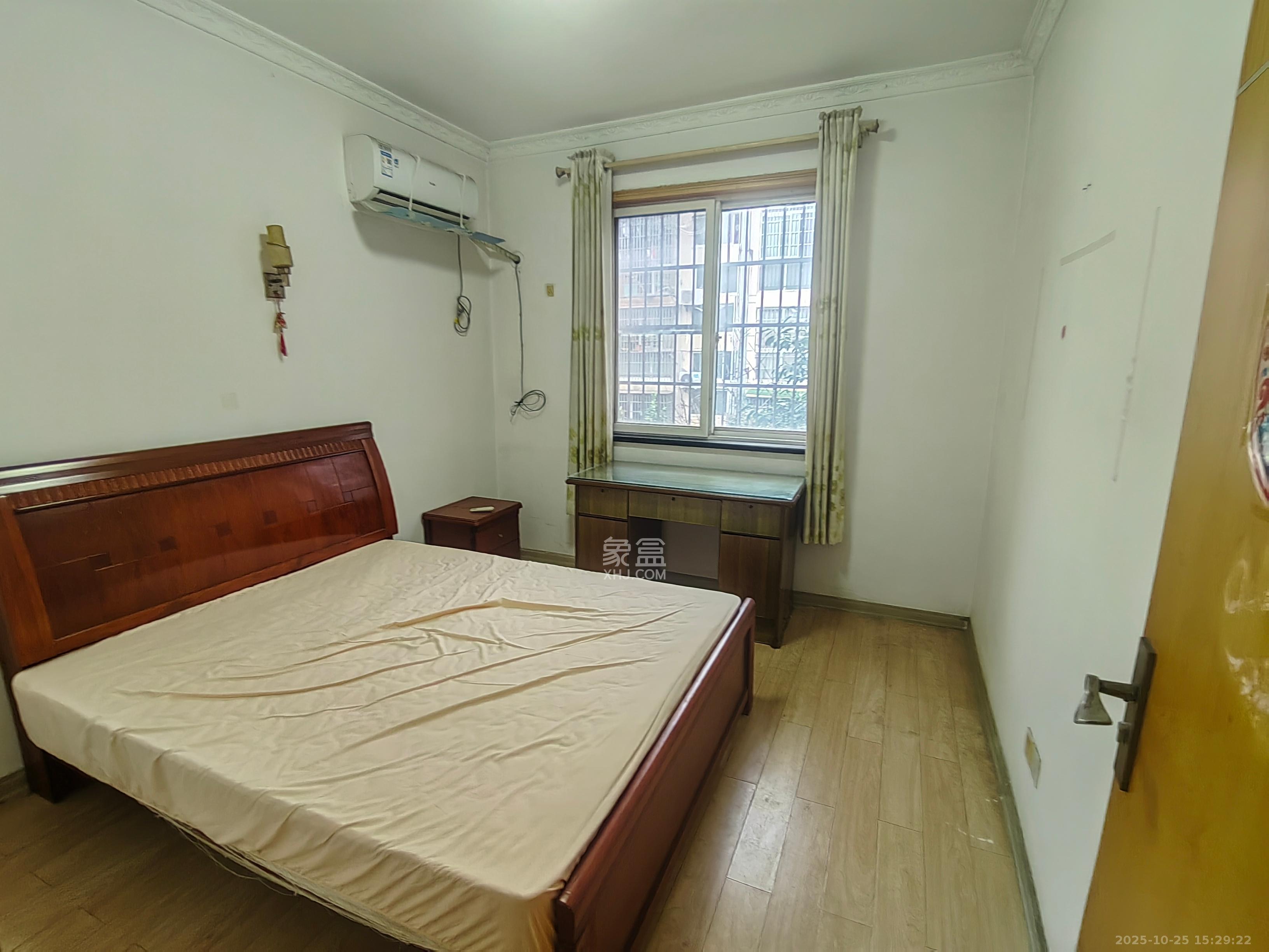 创业乐园  3室2厅2卫    1400.0元/月室内图