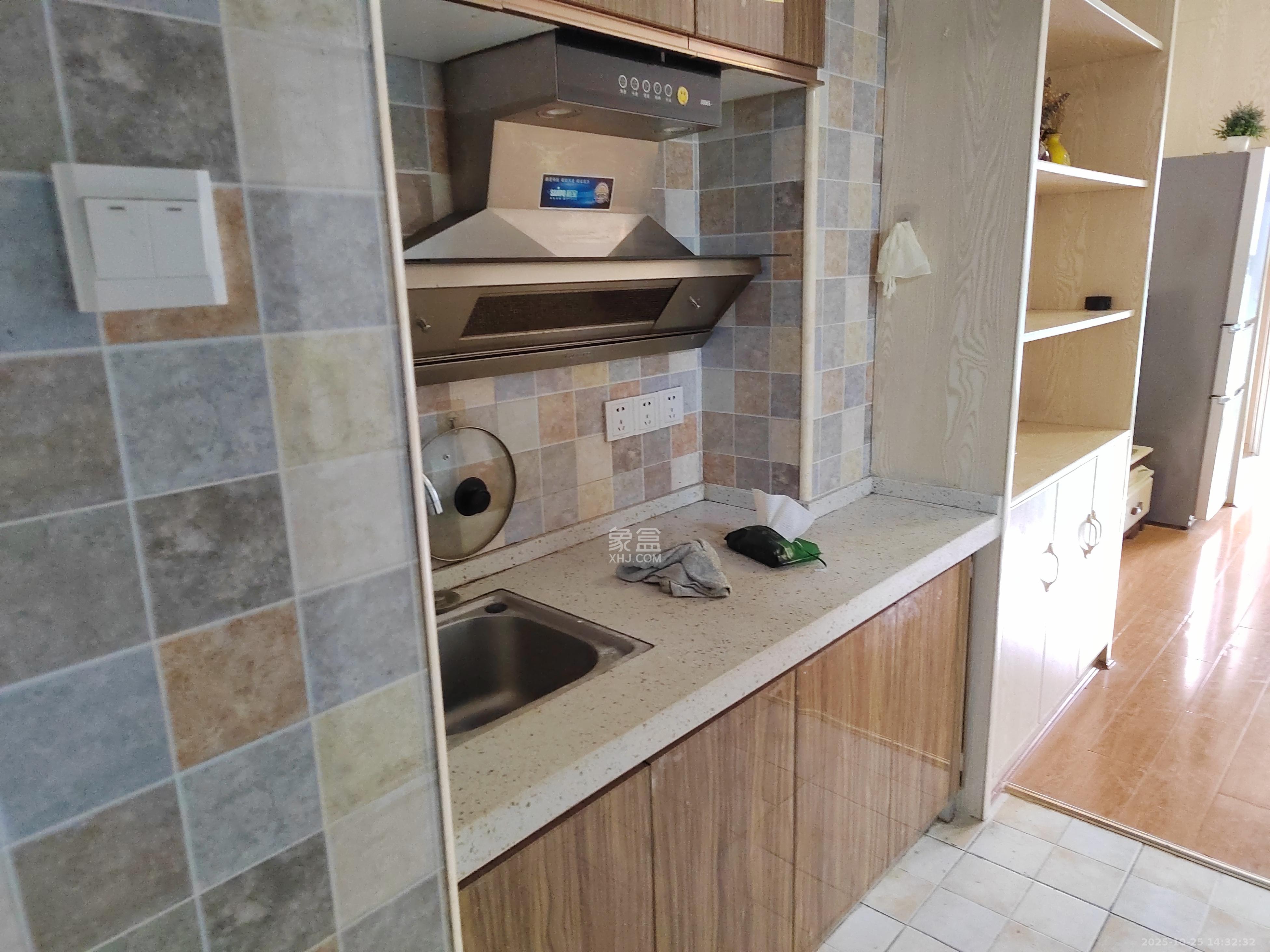 滨江一号(丰泰花园)  1室1厅1卫    1500.0元/月 滨江一号(丰泰花园)  1室1厅1卫    1500.0元/月室内图