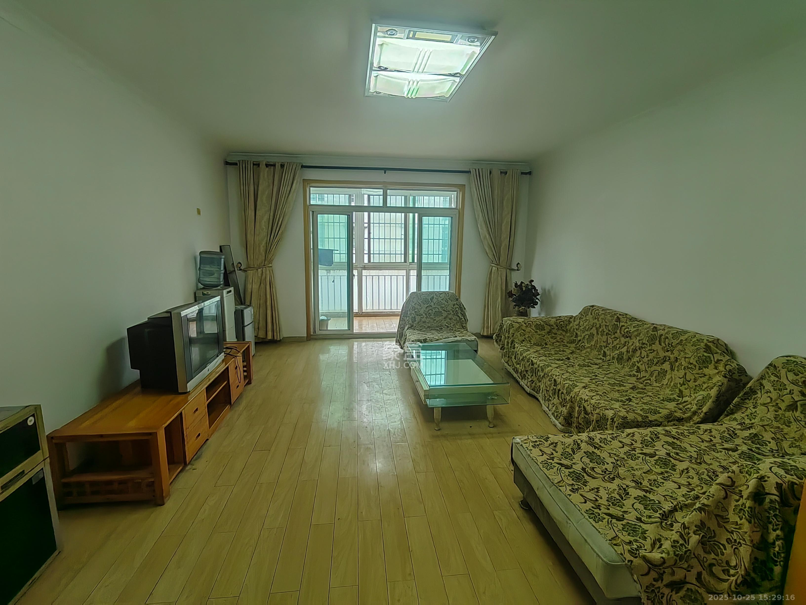 创业乐园  3室2厅2卫    1400.0元/月室内图