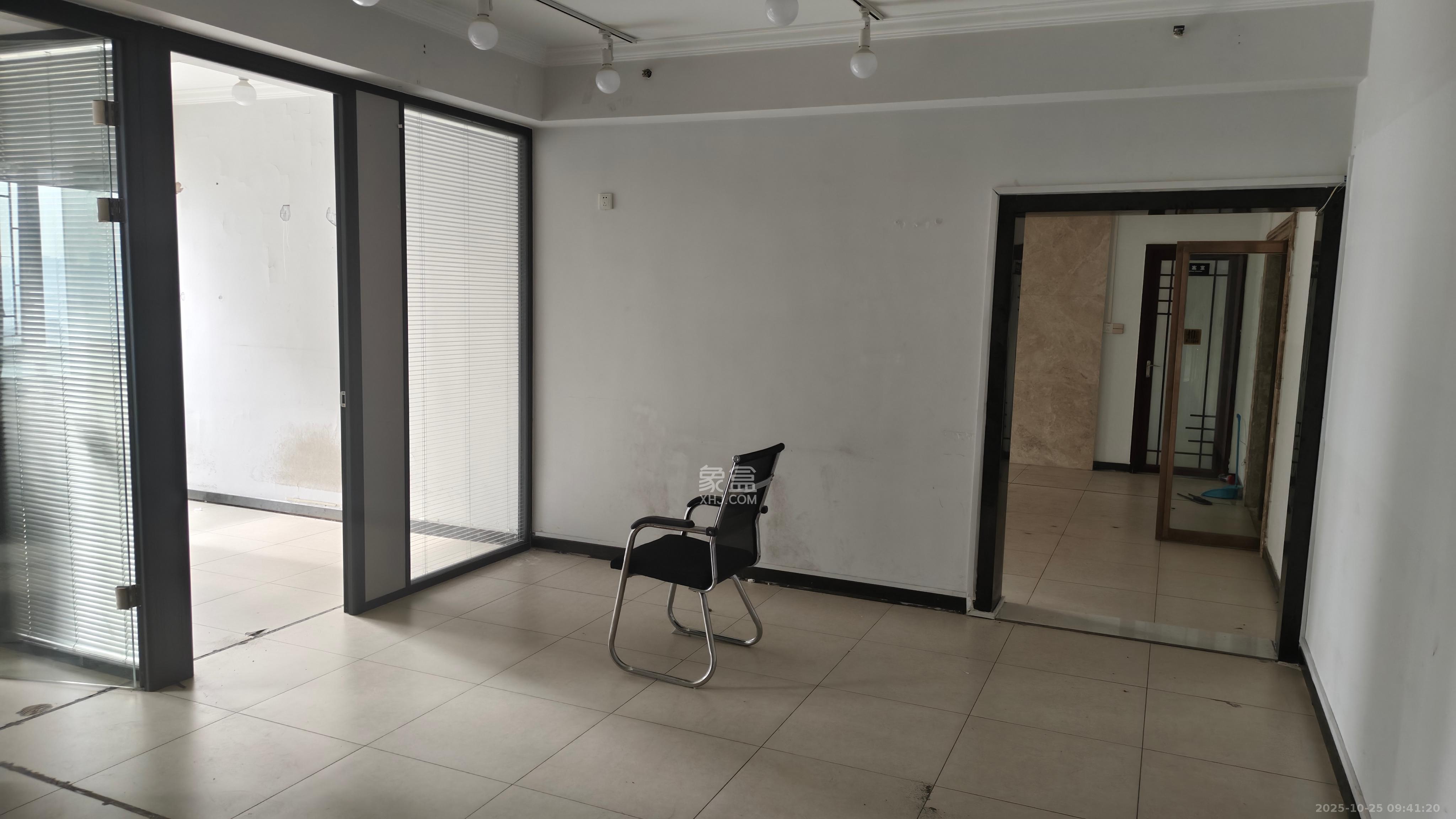 万博汇  2室1厅1卫    2000.0元/月室内图