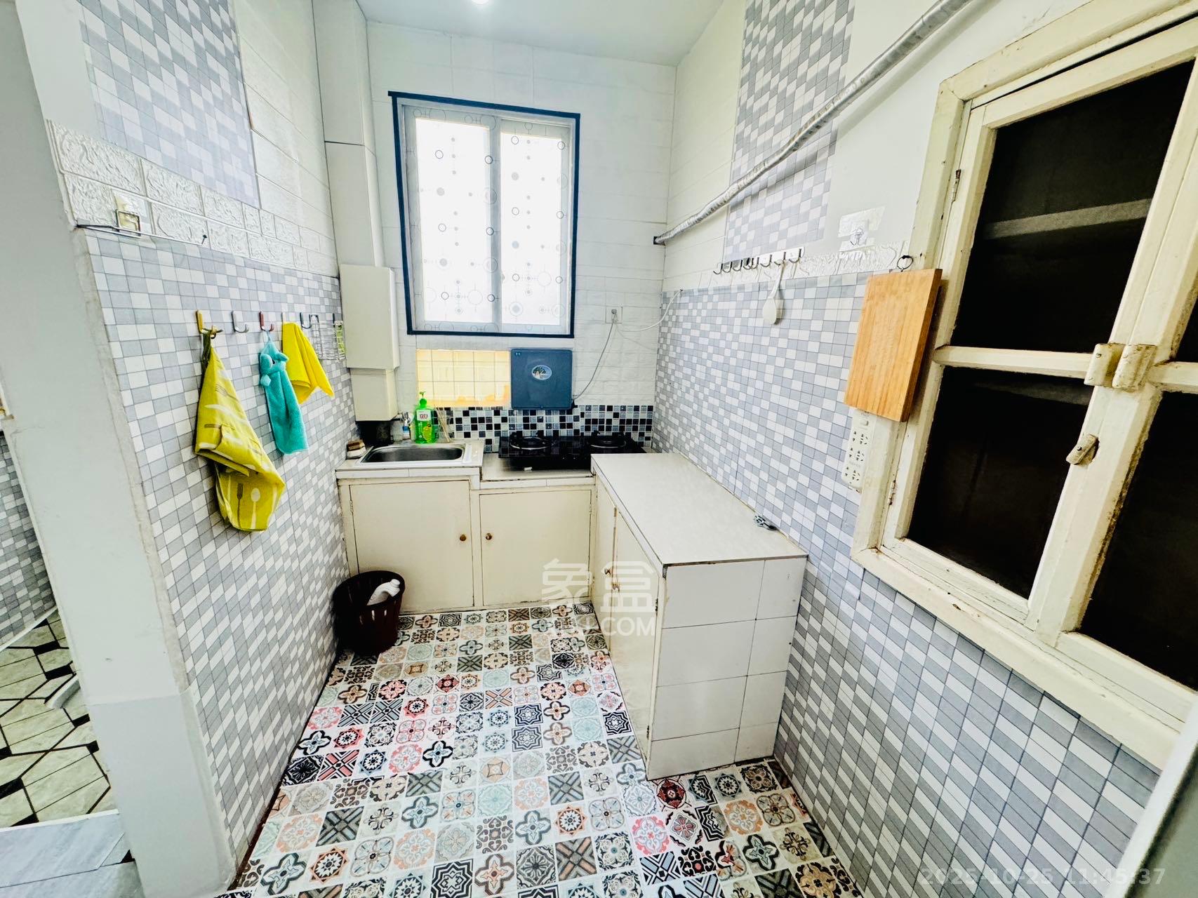 长坡社区 1室1厅1卫 1300.0元/月 长坡社区 1室1厅1卫 1300.0元/月室内图