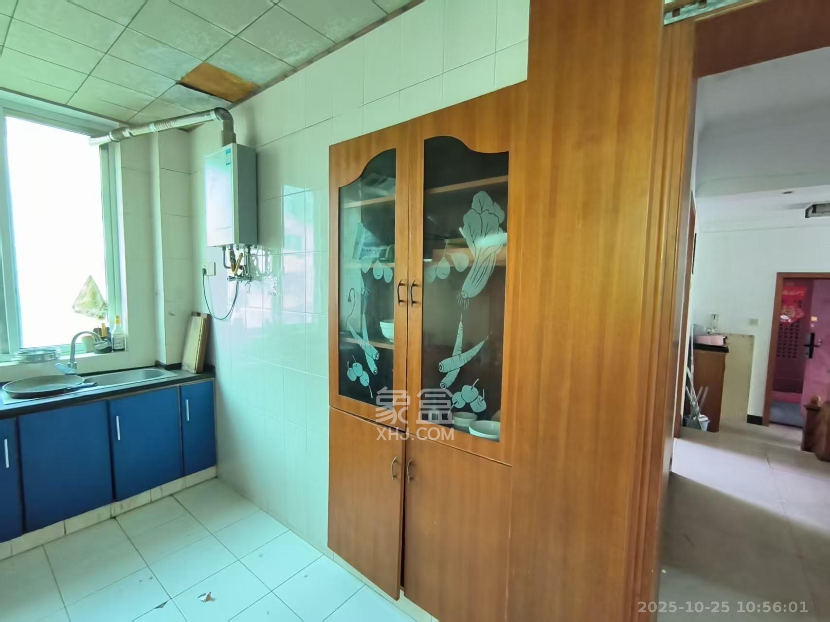 咸嘉新村嘉旺苑  3室2厅2卫    1900.0元/月 咸嘉新村嘉旺苑  3室2厅2卫    1900.0元/月室内图