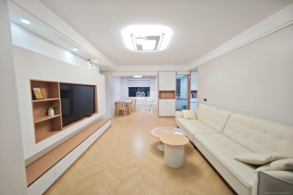 旭日嘉苑 2室2厅1卫 2700.0元/月 旭日嘉苑 2室2厅1卫 2700.0元/月室内图