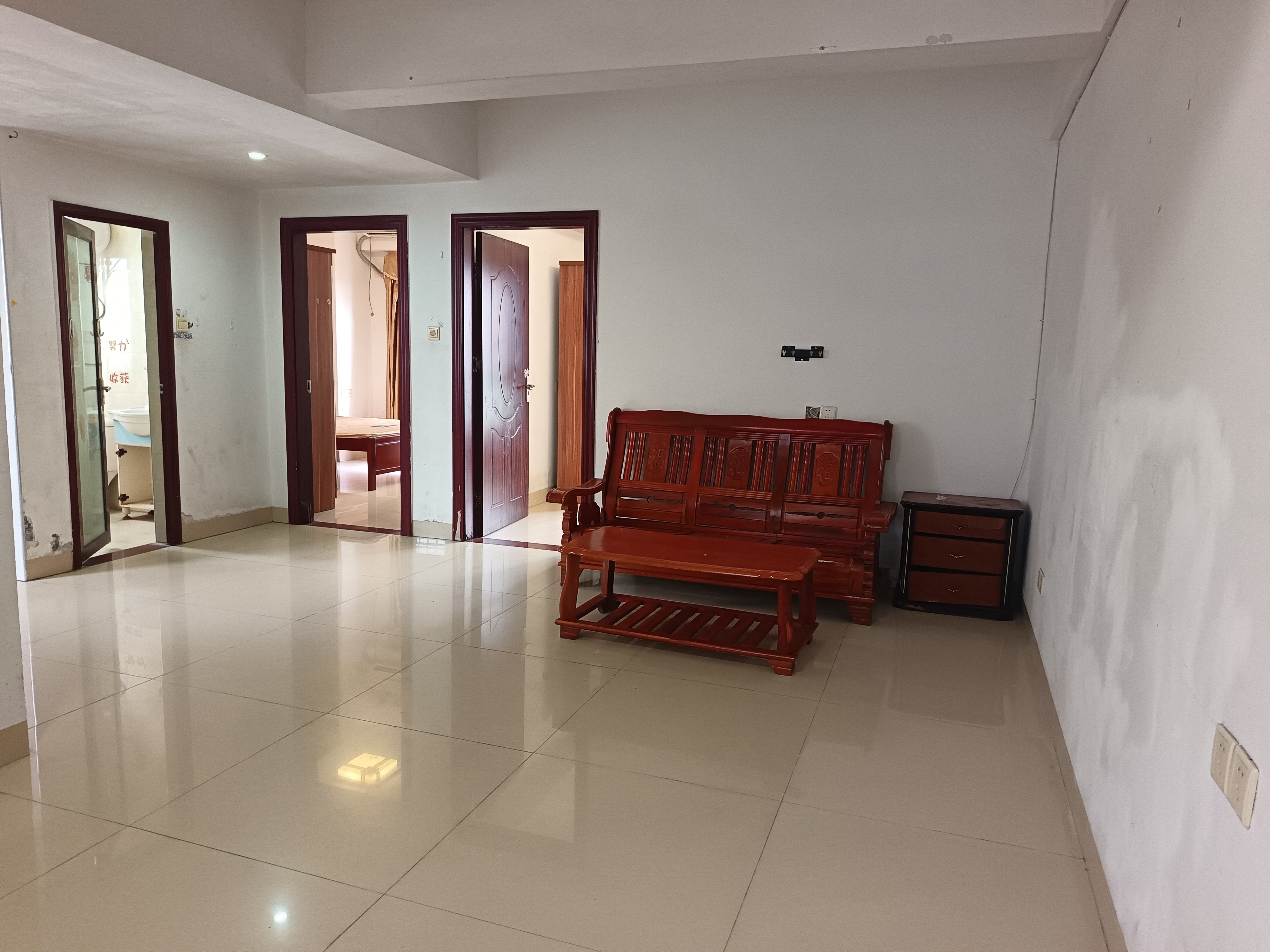 鑫汇大厦  2室2厅1卫    2000.0元/月室内图