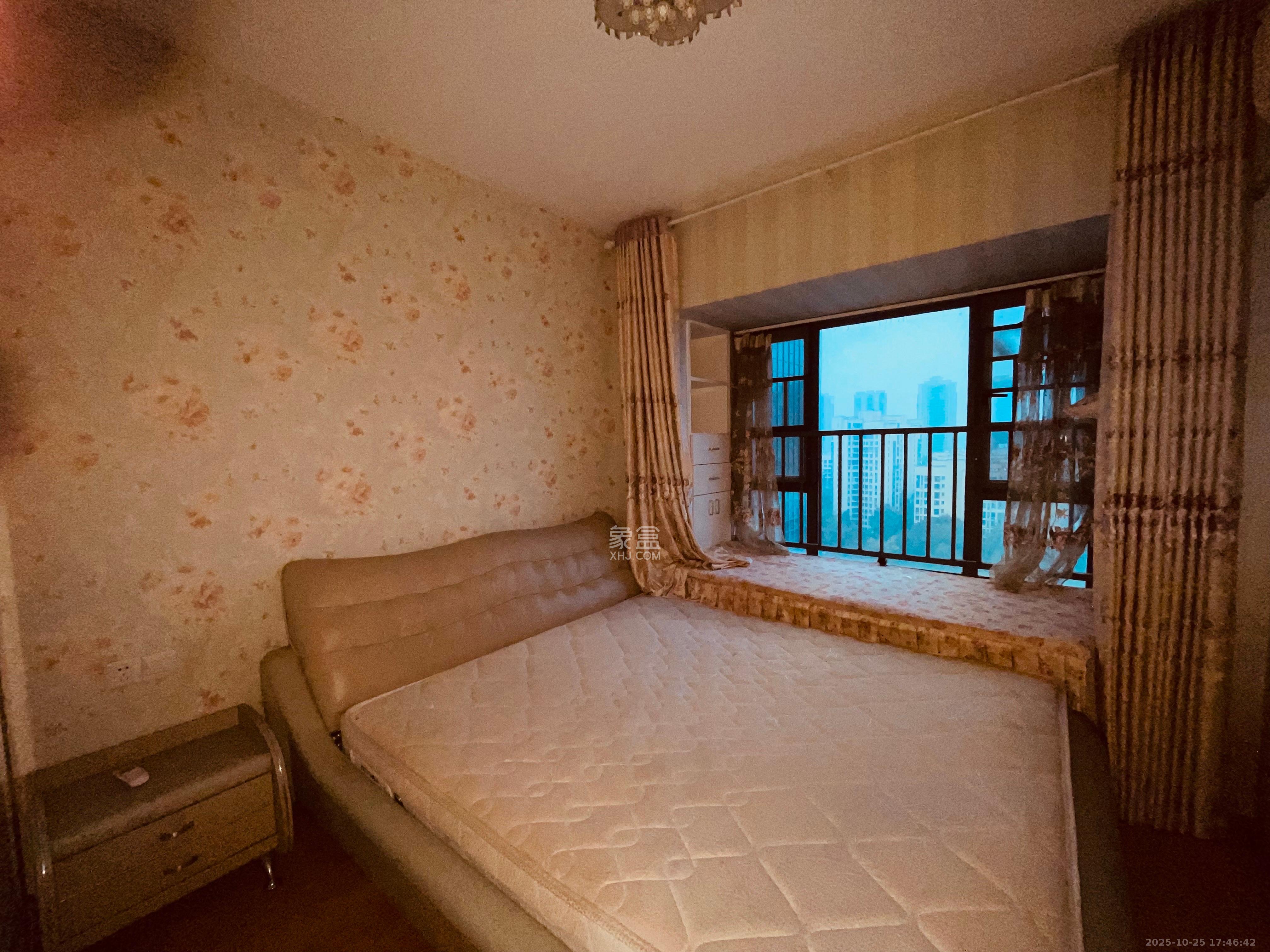 荣盛花语馨苑  2室2厅1卫    2200.0元/月 荣盛花语馨苑  2室2厅1卫    2200.0元/月室内图