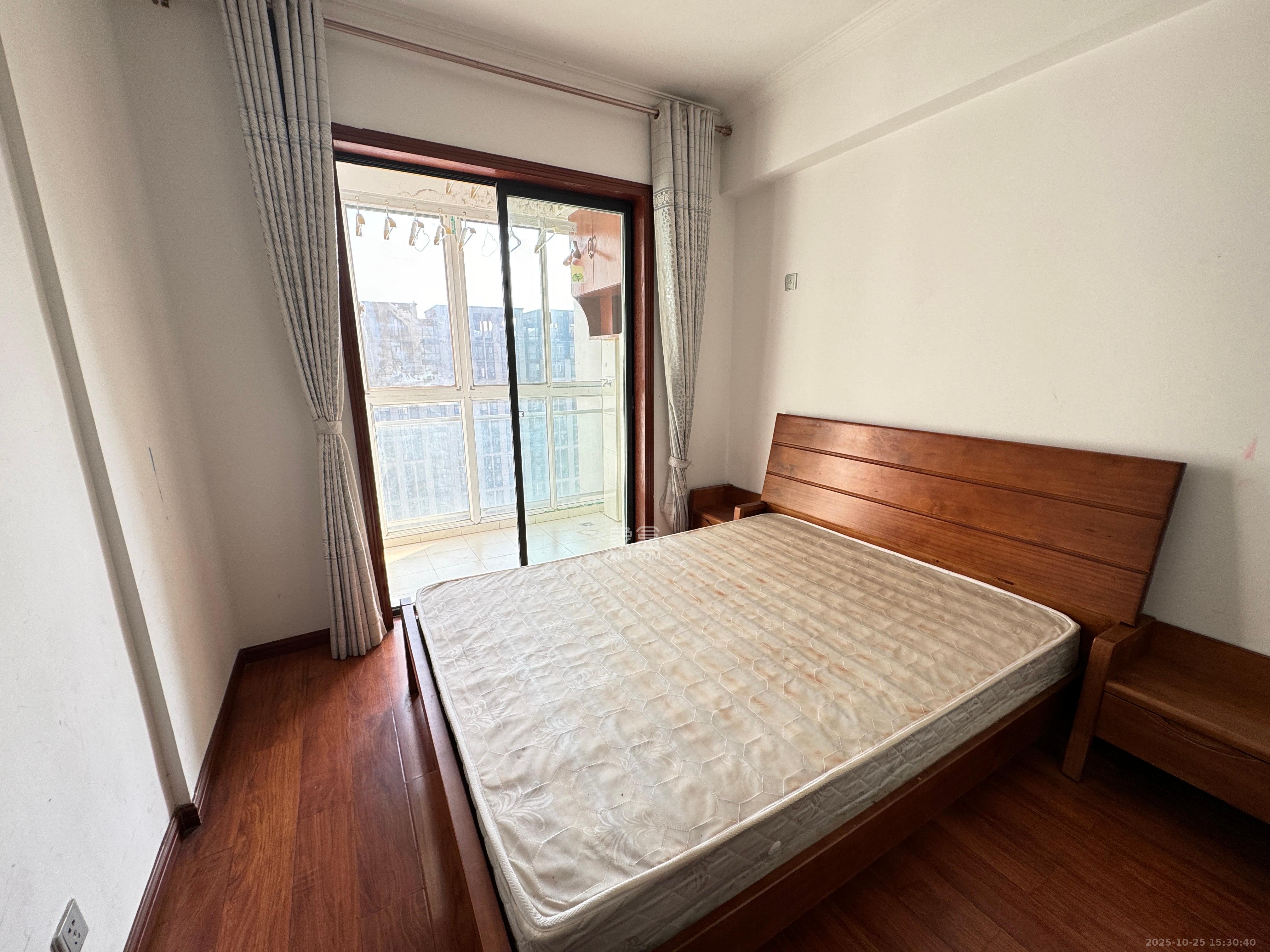 美林银谷  3室2厅2卫    3000.0元/月室内图