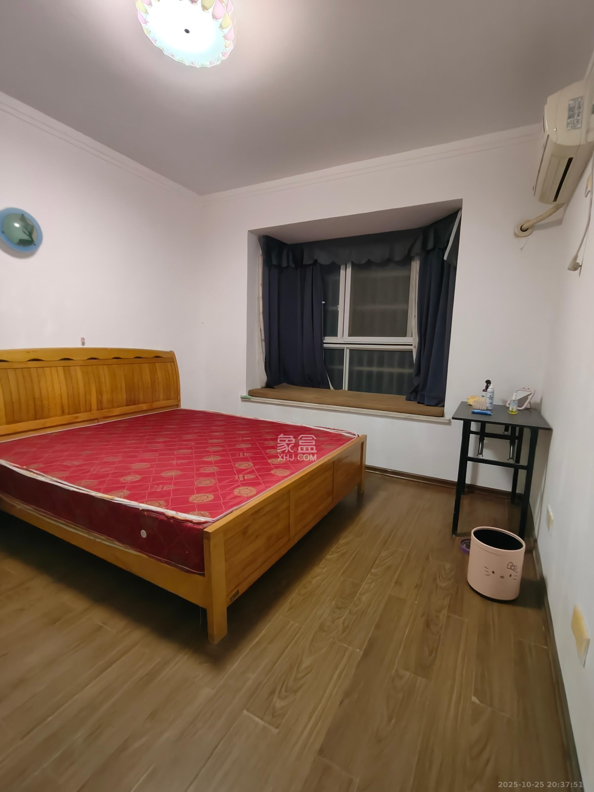 鑫天芙蓉  3室2厅2卫    1800.0元/月 鑫天芙蓉  3室2厅2卫    1800.0元/月室内图